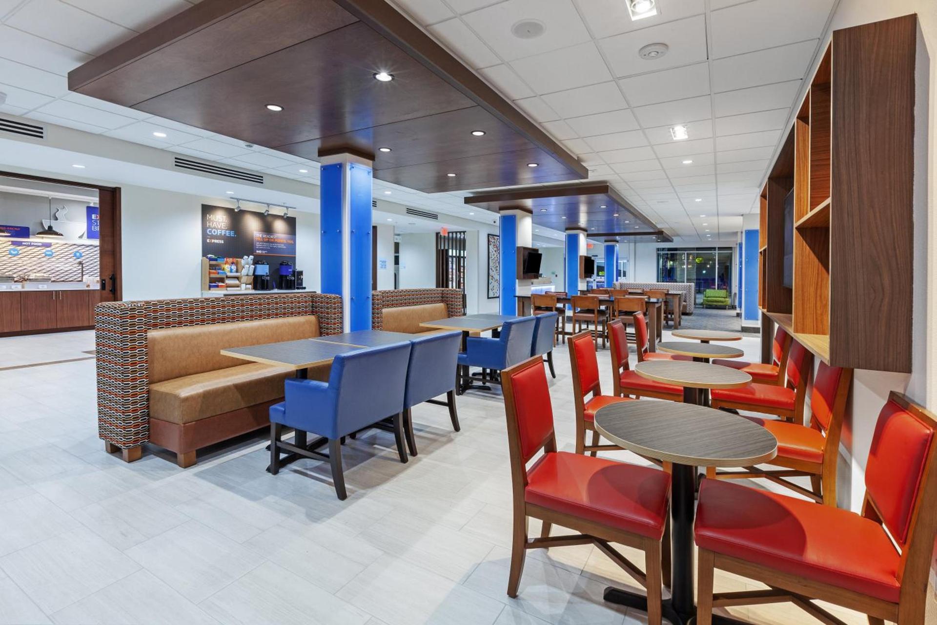 Holiday Inn Express & Suites - Tulsa Northeast - Owasso by IHG photo 17