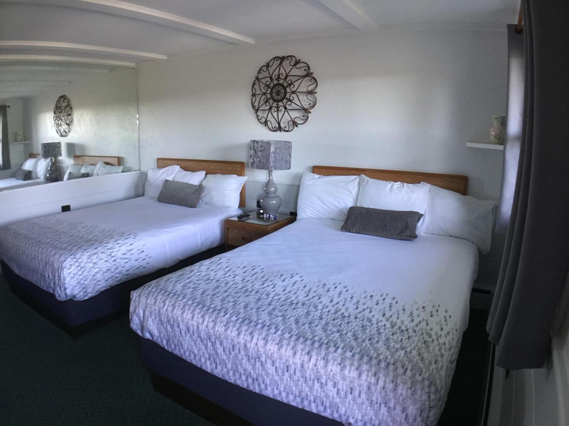 Bay Top Motel photo 8