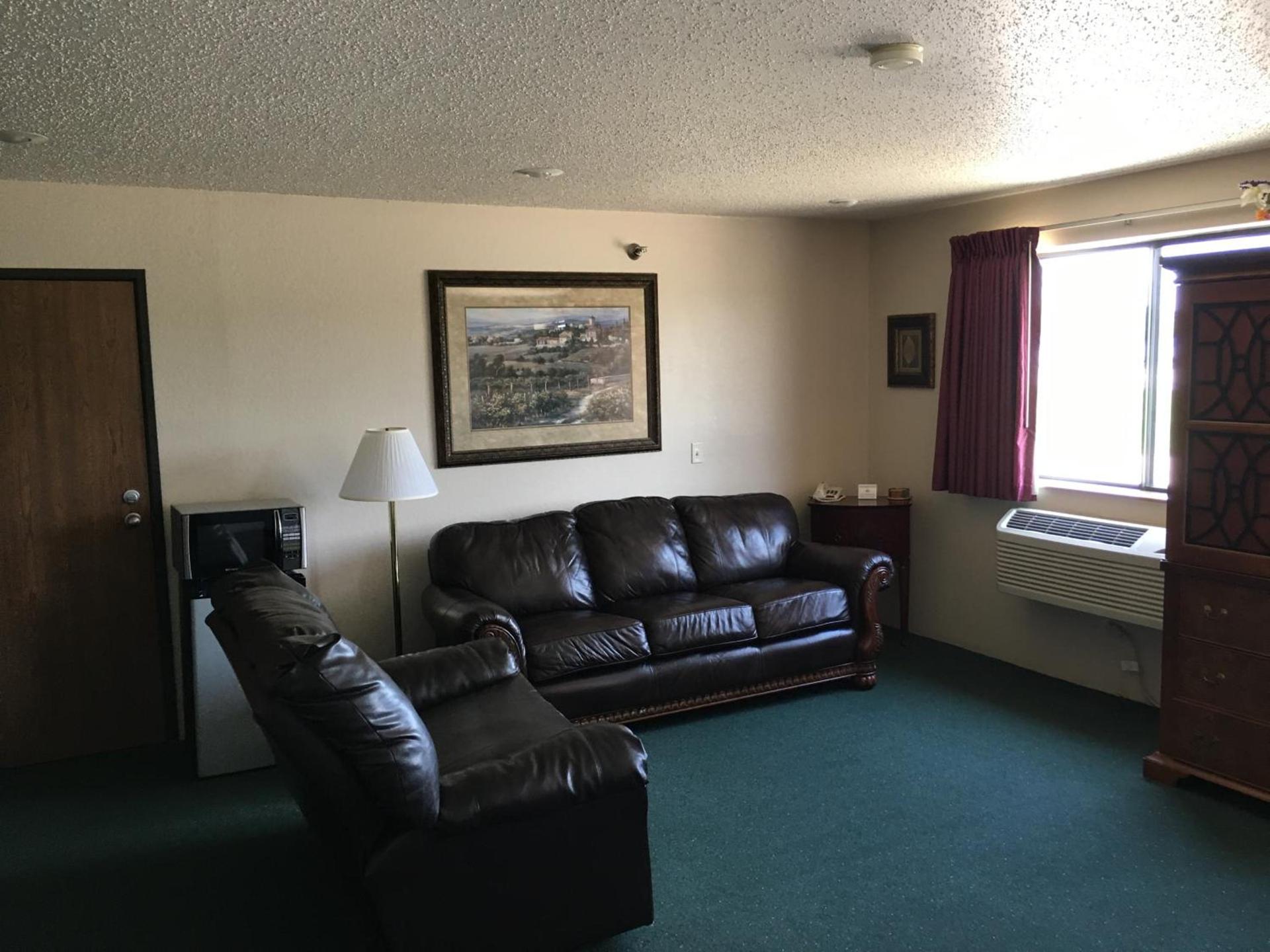 Cassville Four Seasons Inn & Suites photo 6