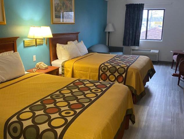 Americas Best Value Inn West Frankfort photo 8
