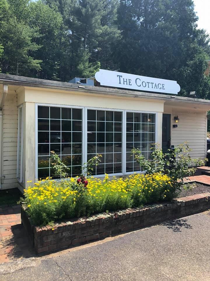 Publick House Historic Inn and Country Motor Lodge photo 7