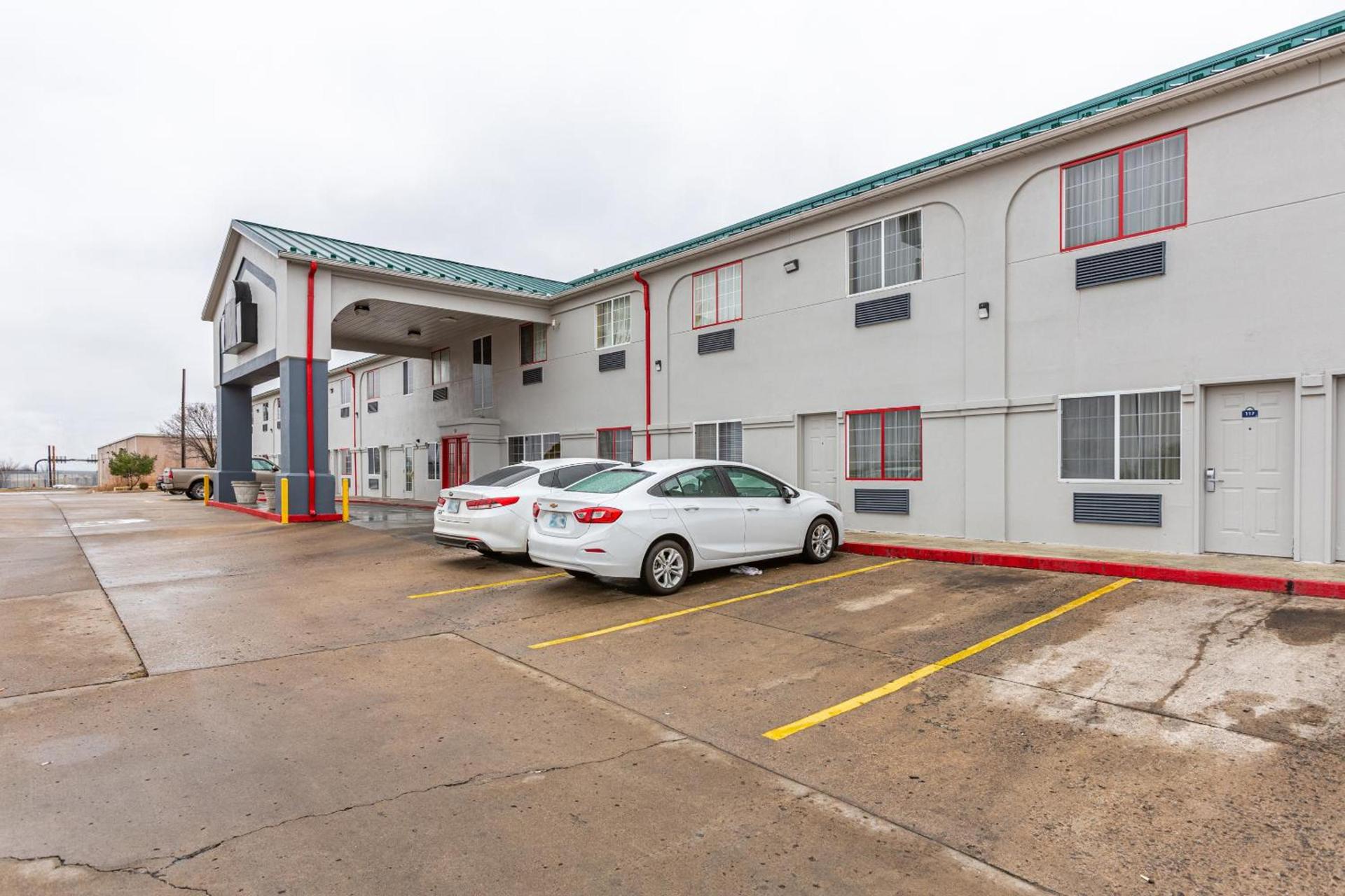 Motel 6 Tulsa, OK Airport photo 36