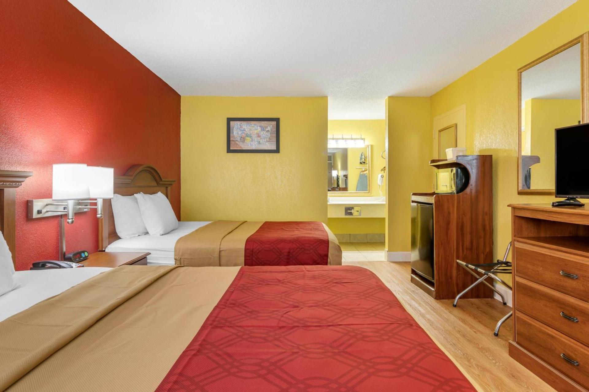 Econo Lodge photo 7