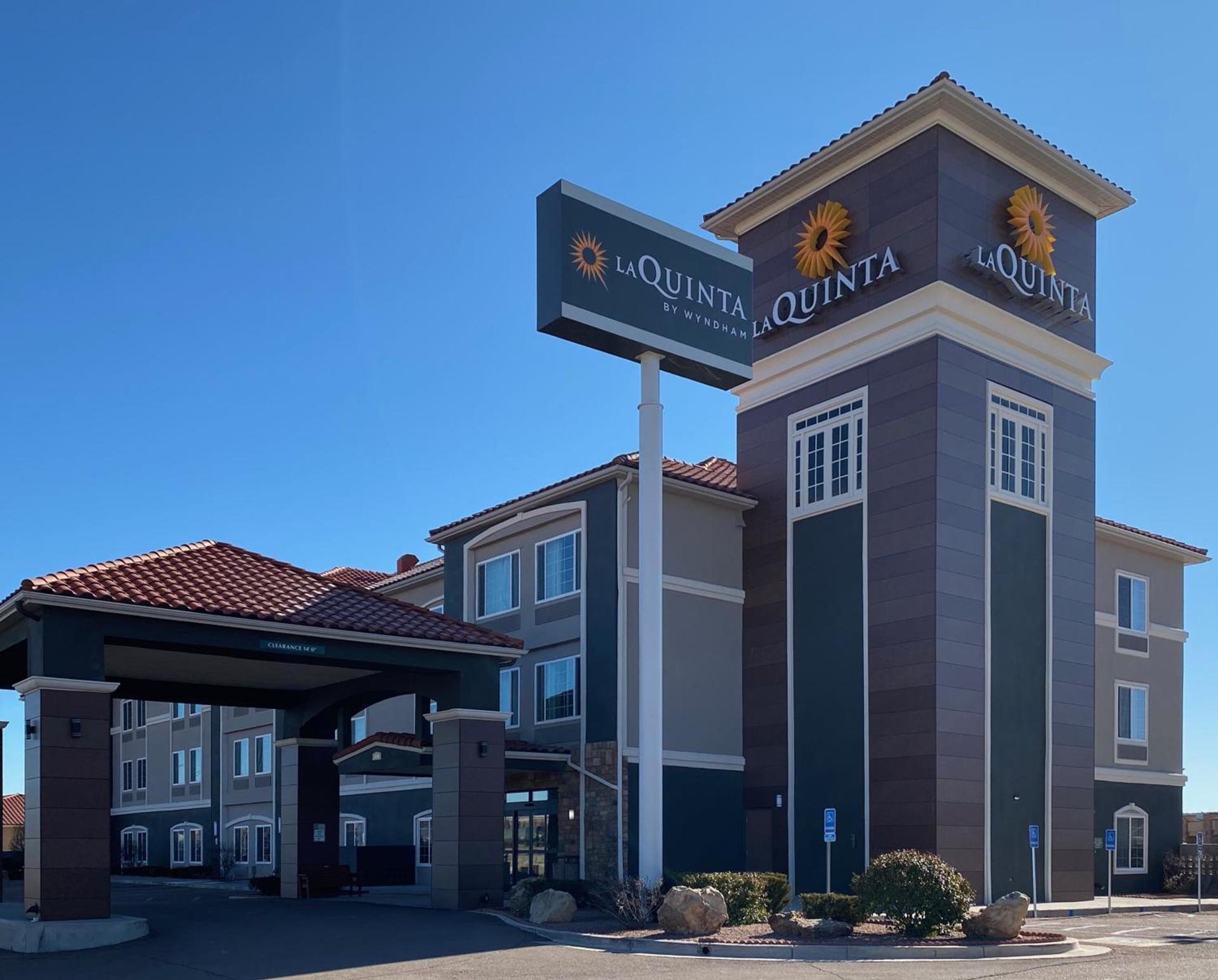 La Quinta by Wyndham Gallup photo 34