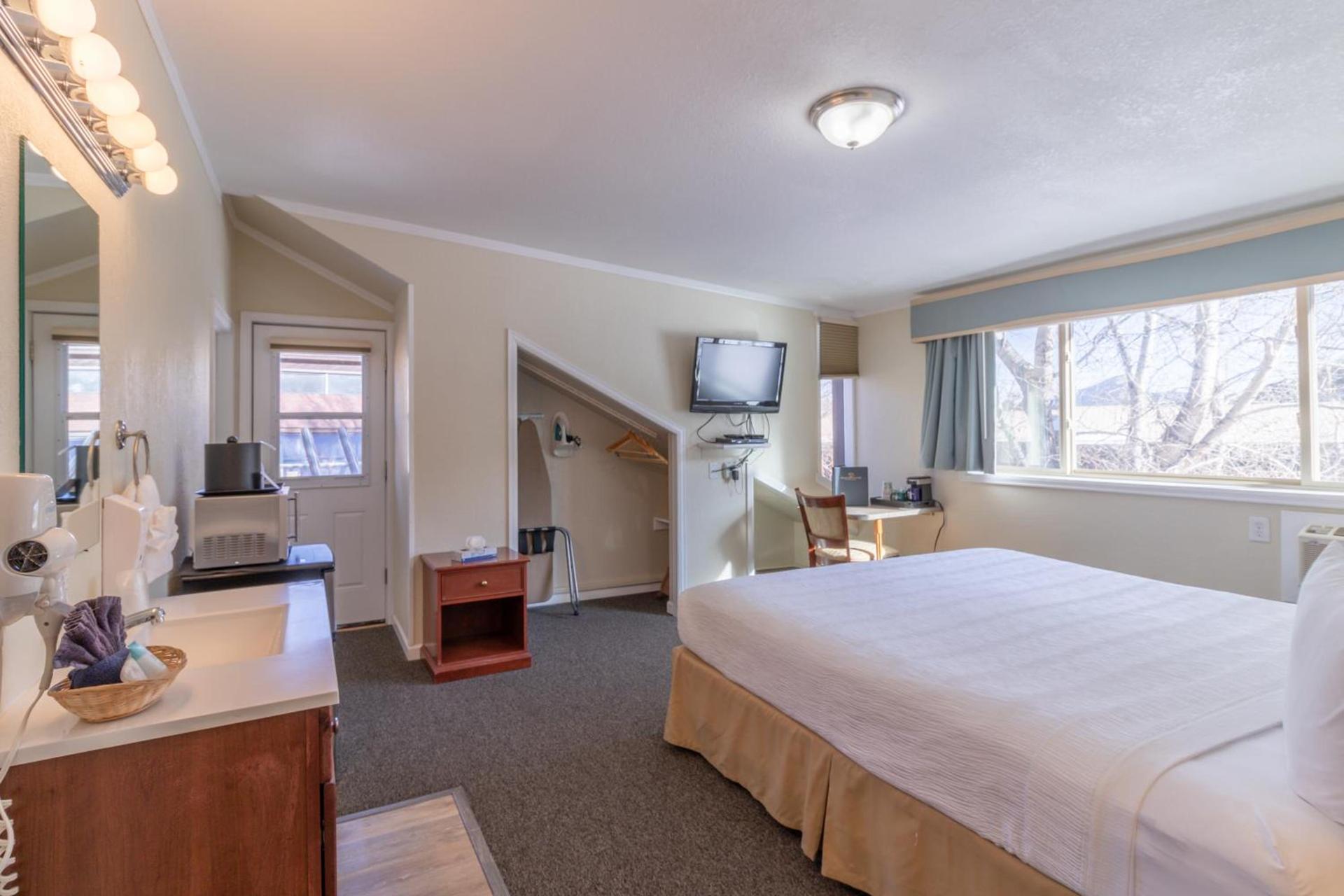 Murphy's River Lodge photo 32