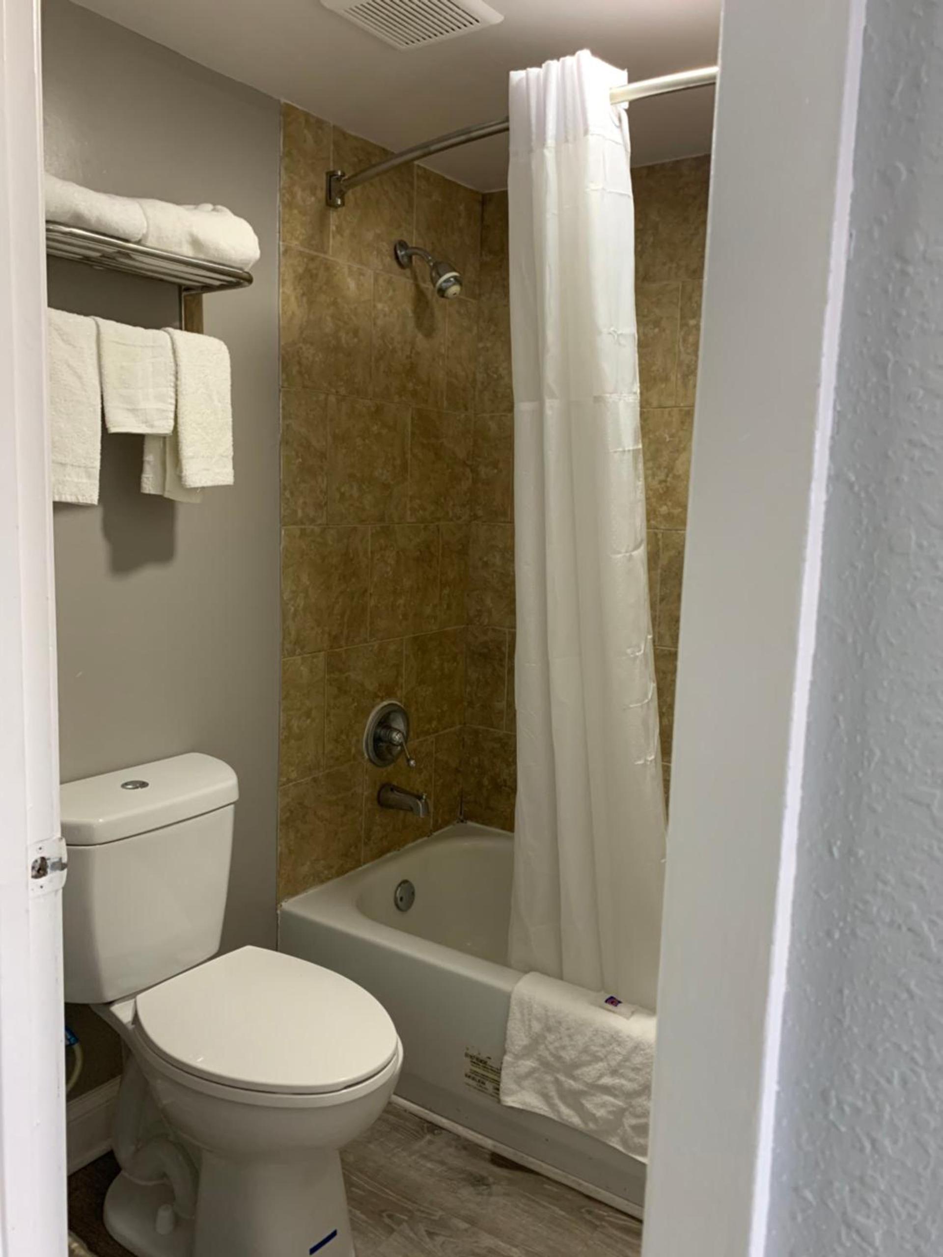 Motel 6 Newport News, VA – Fort Eustis photo 18
