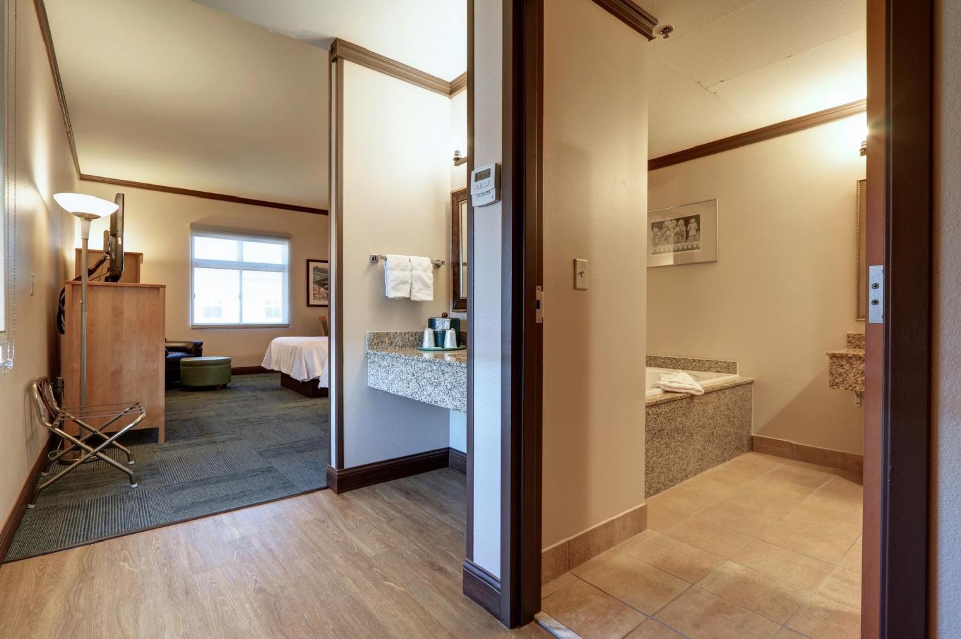 Dimond Center Hotel photo 34