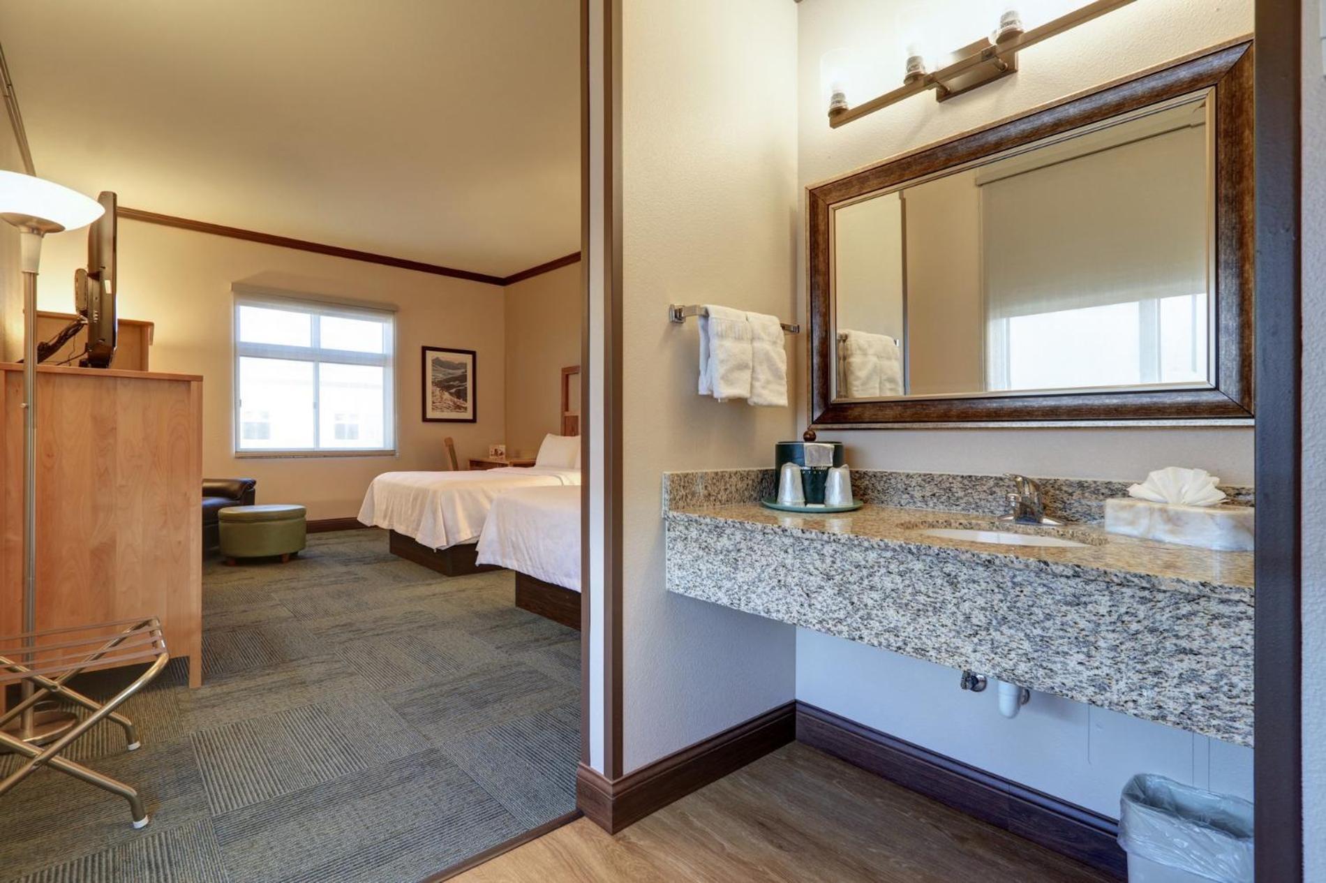 Dimond Center Hotel photo 32