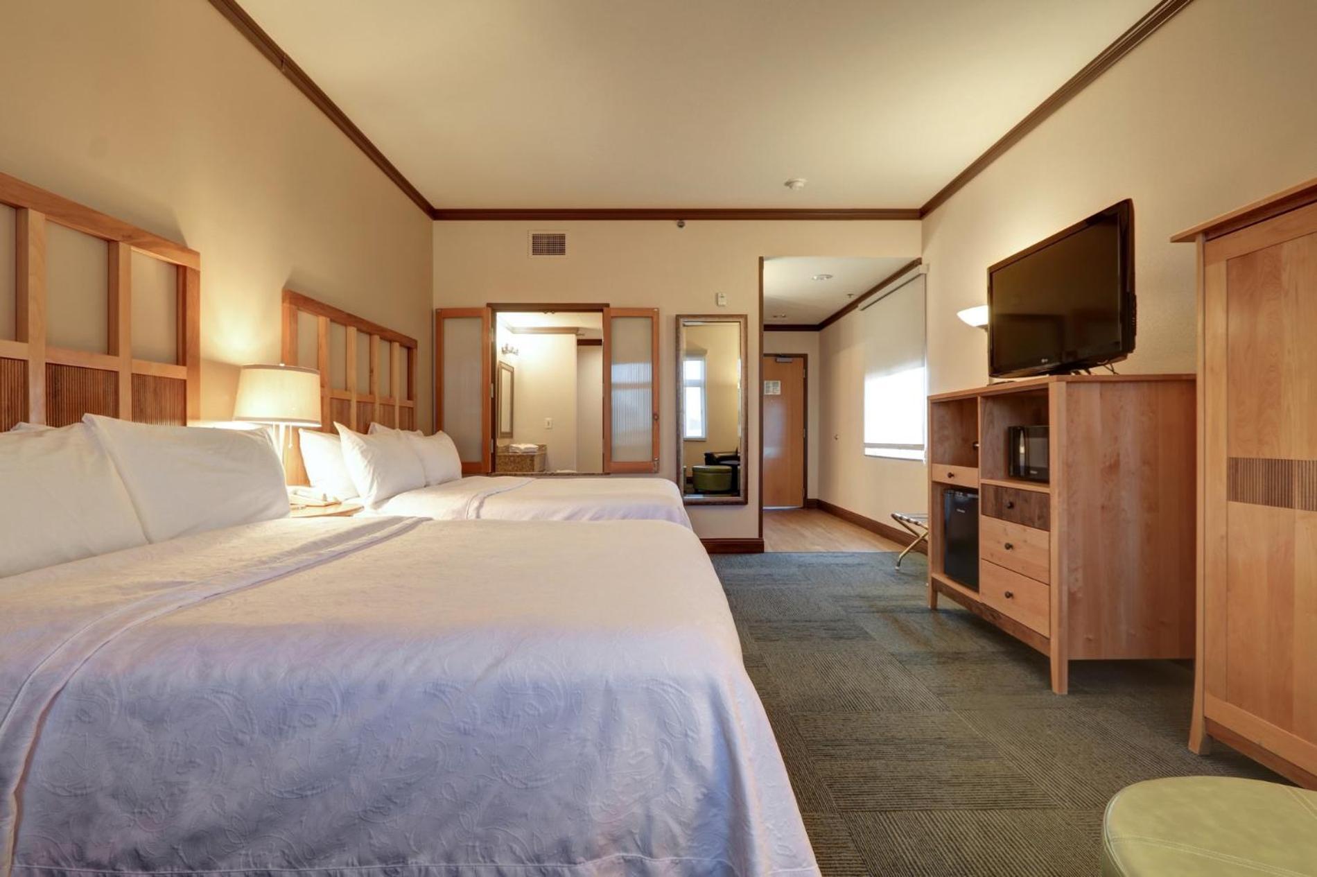 Dimond Center Hotel photo 29