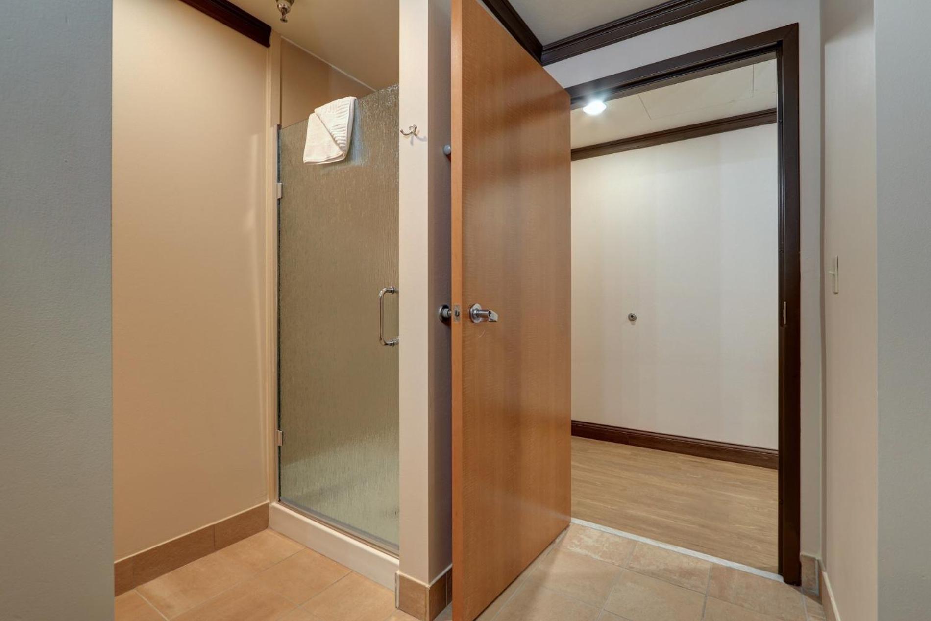 Dimond Center Hotel photo 18