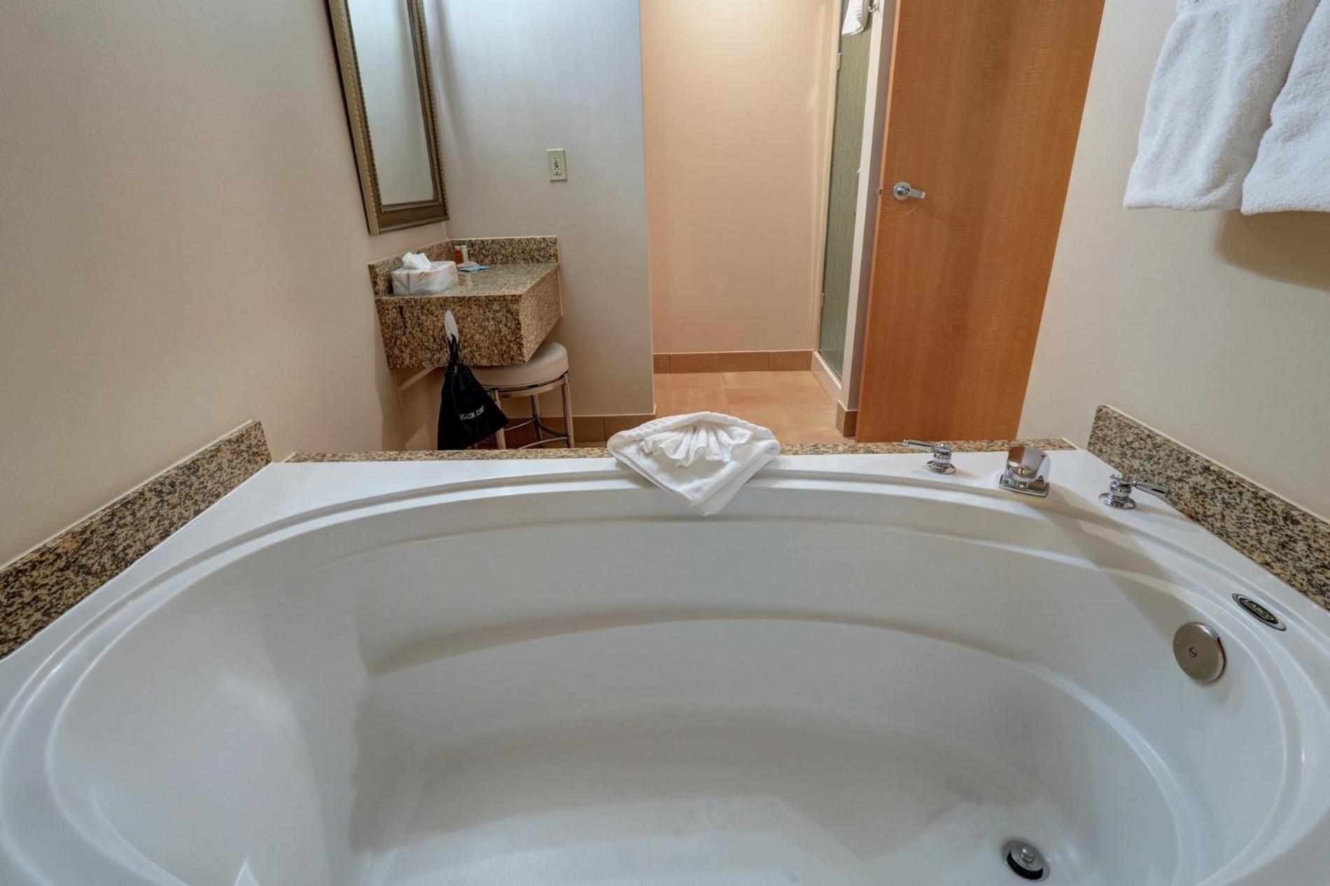 Dimond Center Hotel photo 16