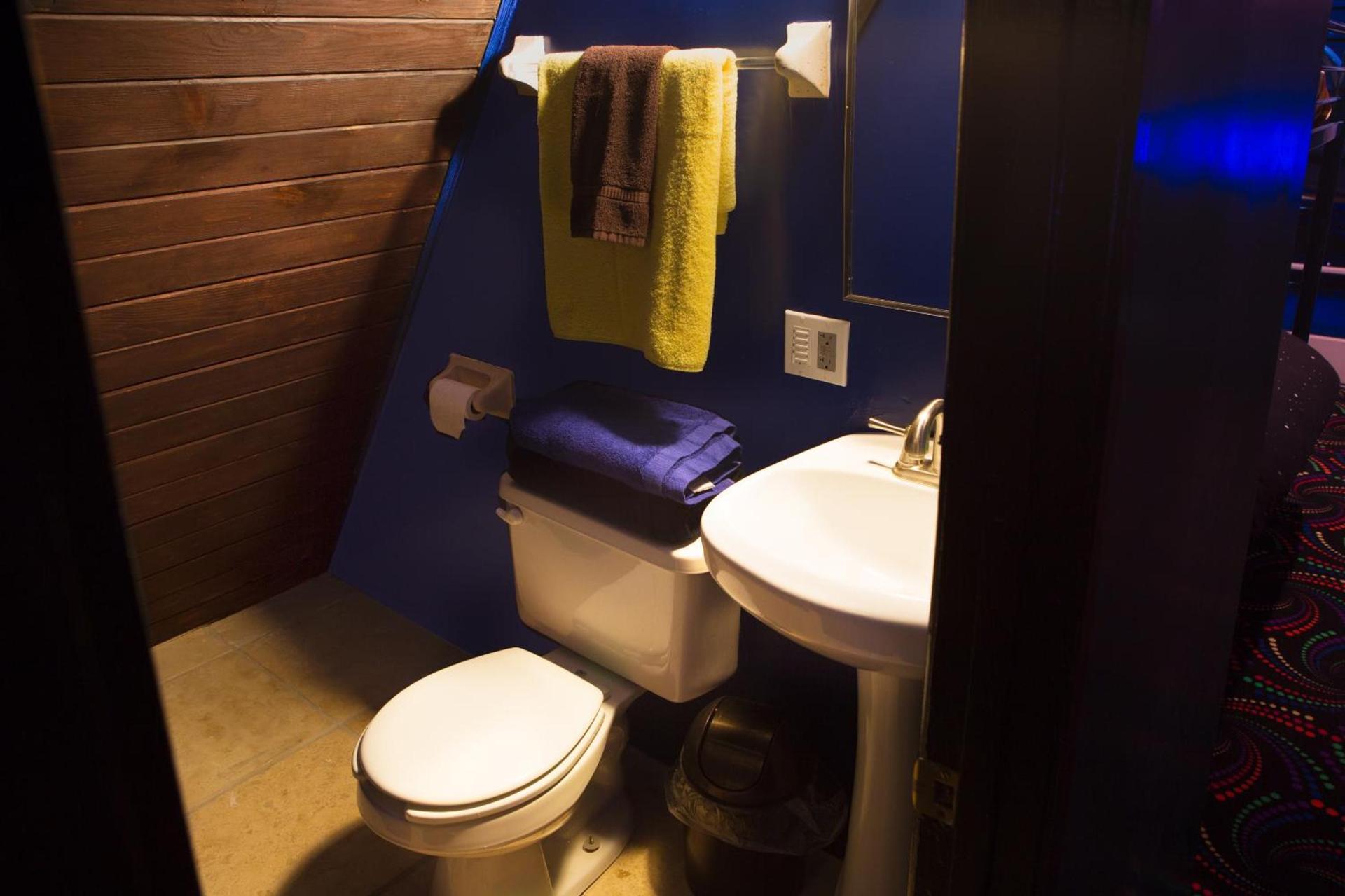 Hicksville Pines Chalets & Motel photo 16