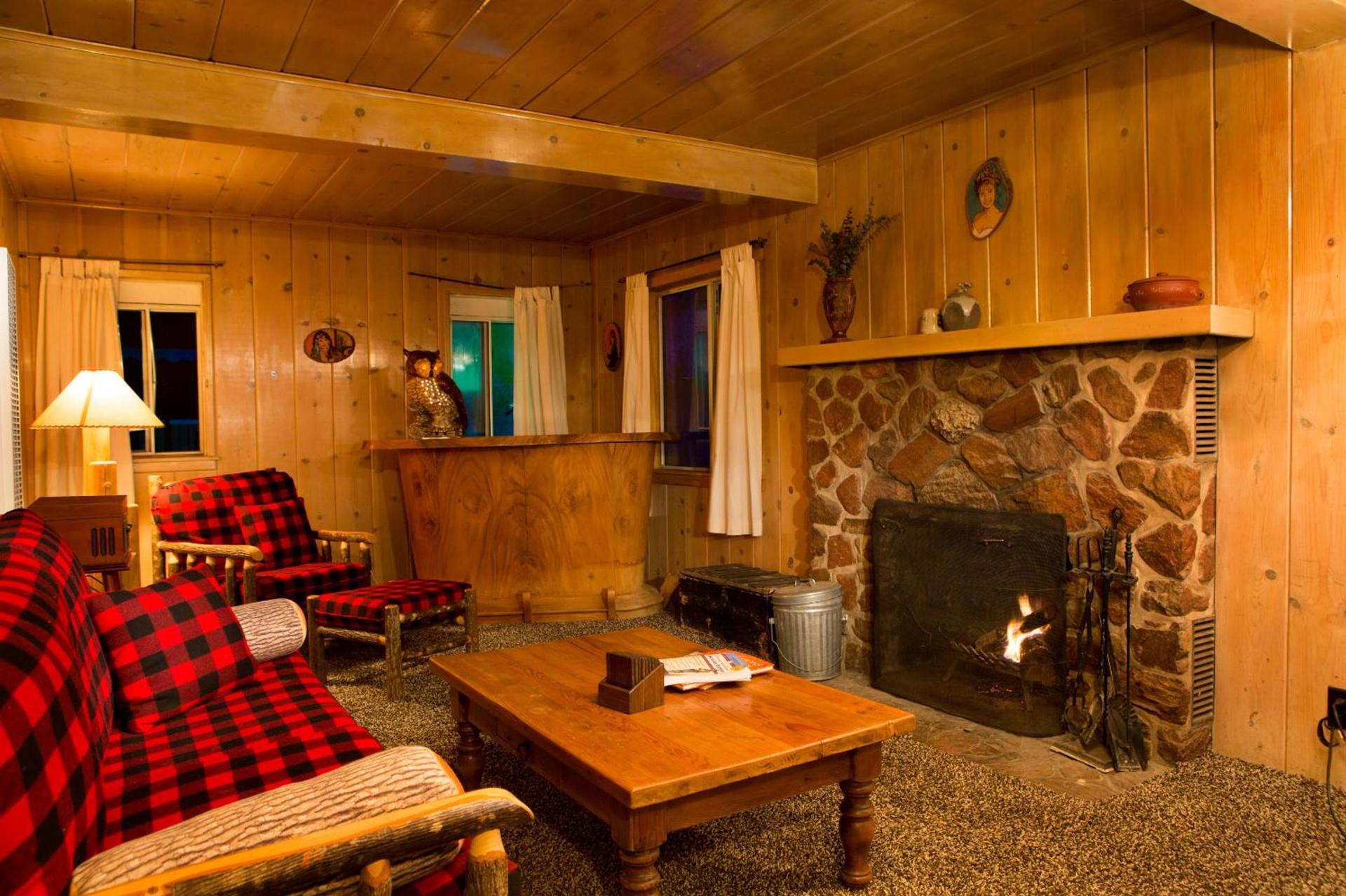 Hicksville Pines Chalets & Motel photo 60