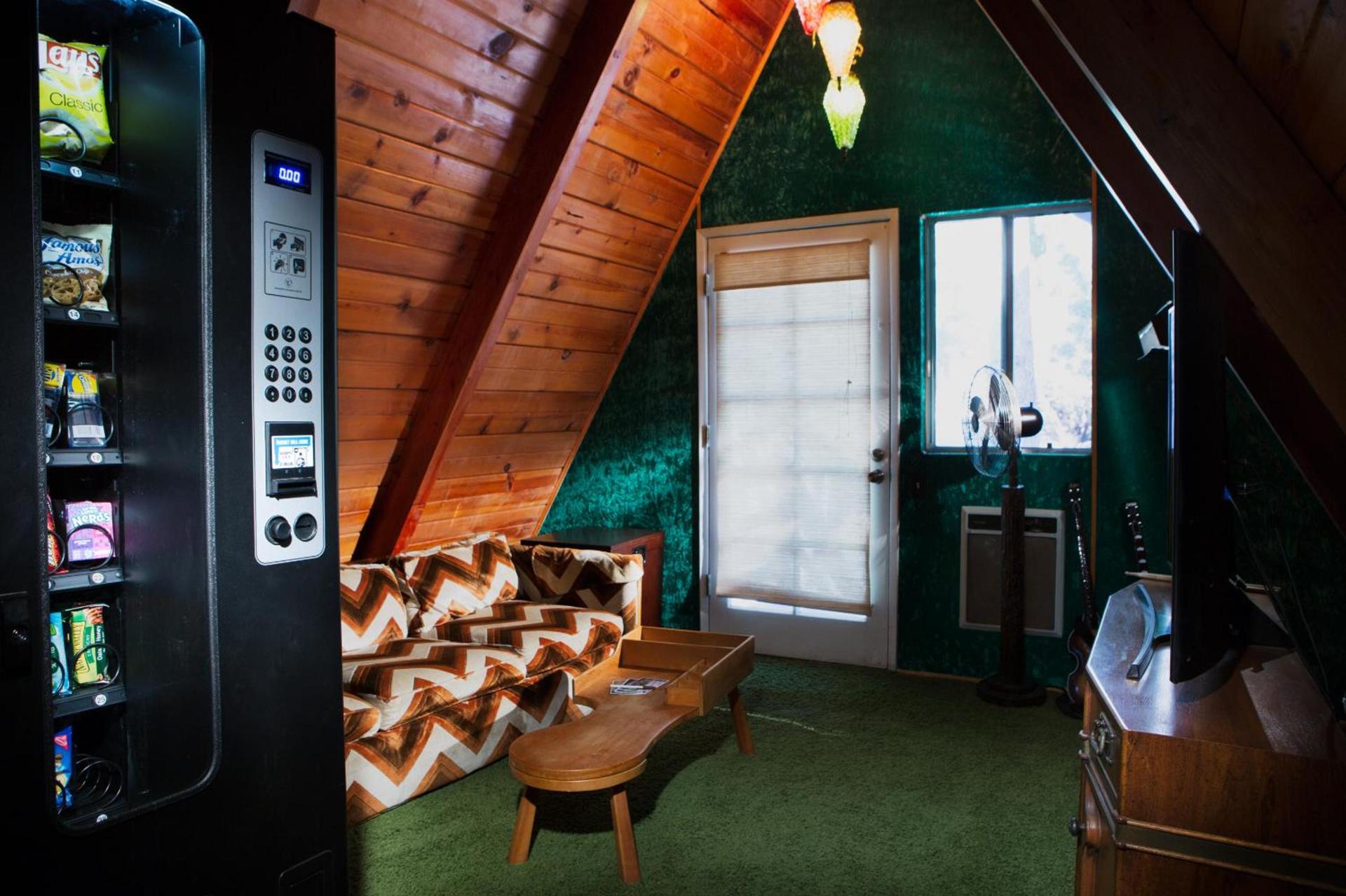 Hicksville Pines Chalets & Motel photo 59