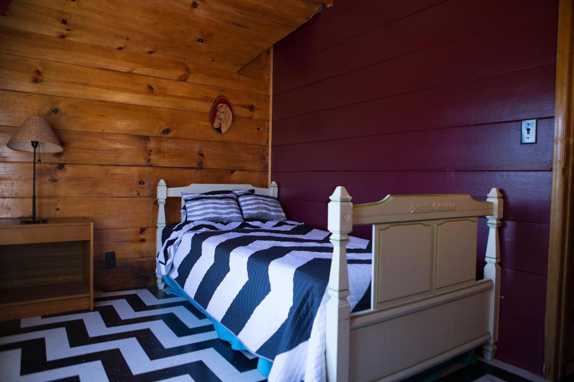 Hicksville Pines Chalets & Motel photo 64