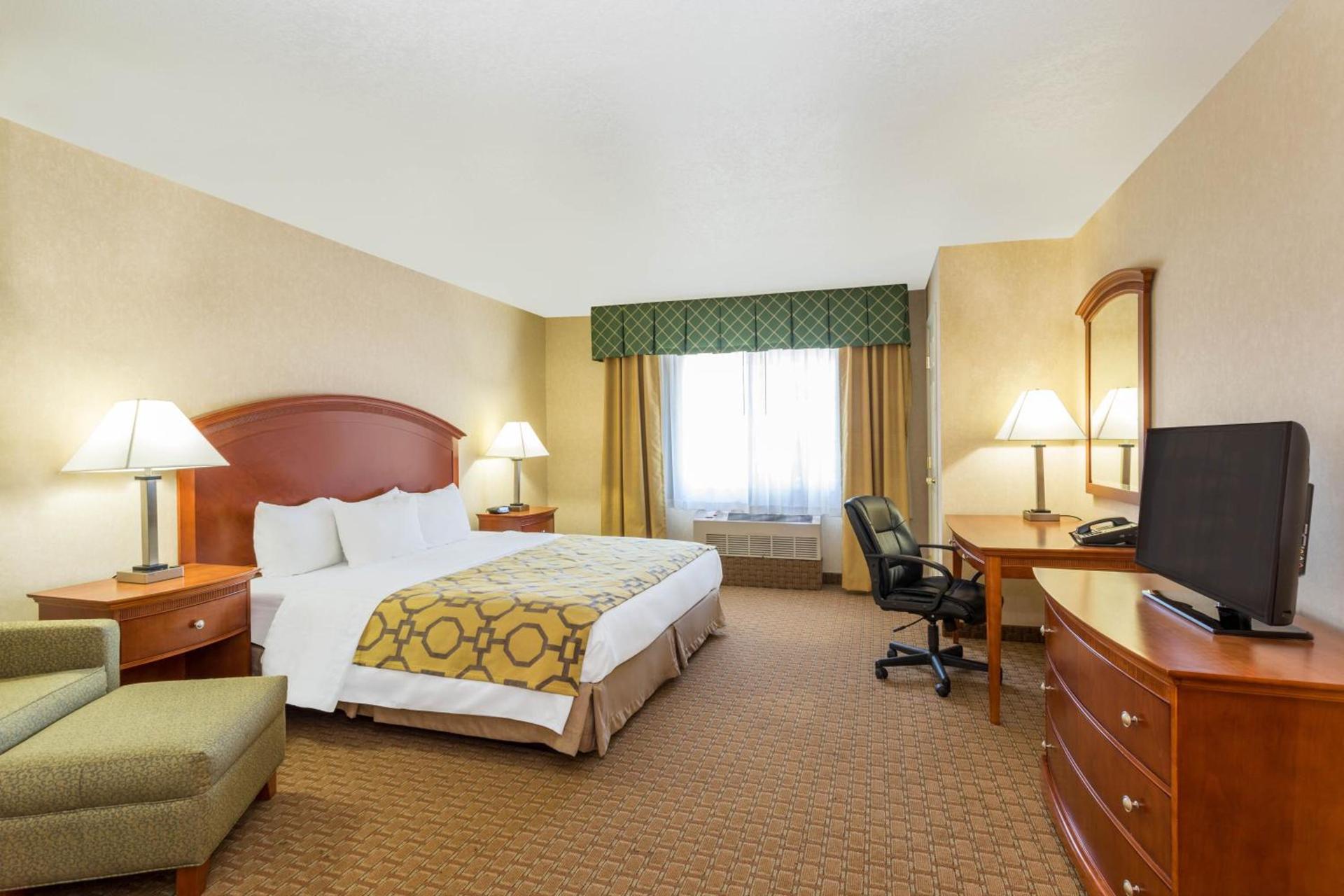 Baymont by Wyndham Fort Morgan photo 43