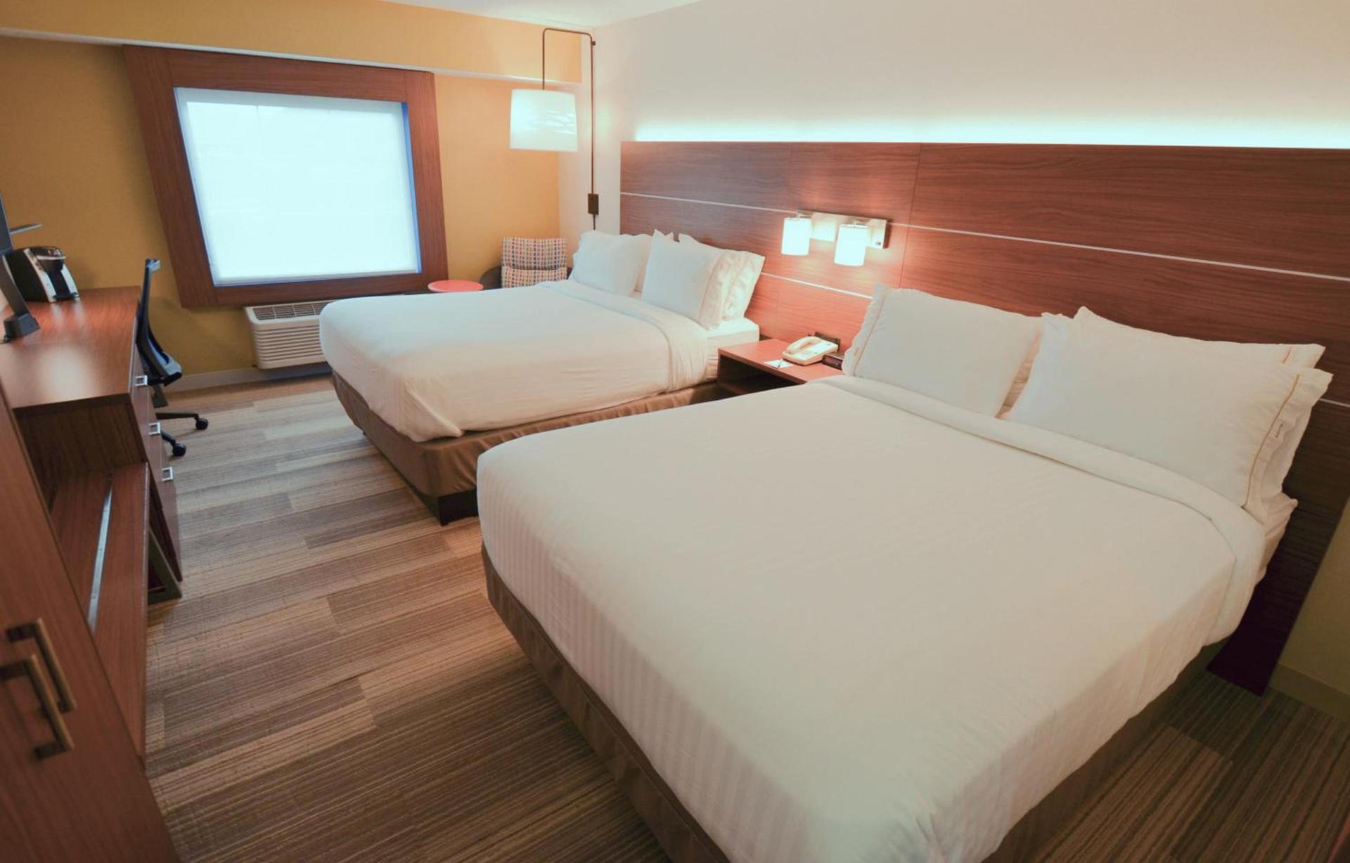 Holiday Inn Express Pittsburgh-Bridgeville by IHG photo 32
