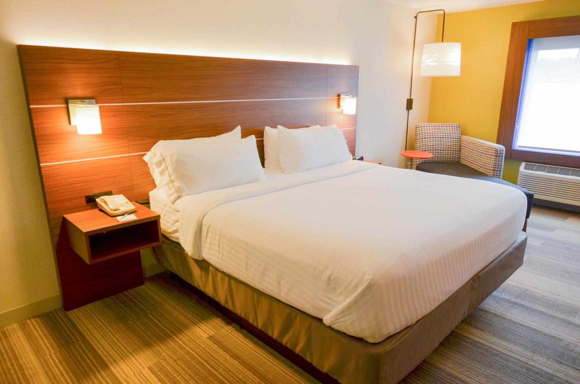 Holiday Inn Express Pittsburgh-Bridgeville by IHG photo 33