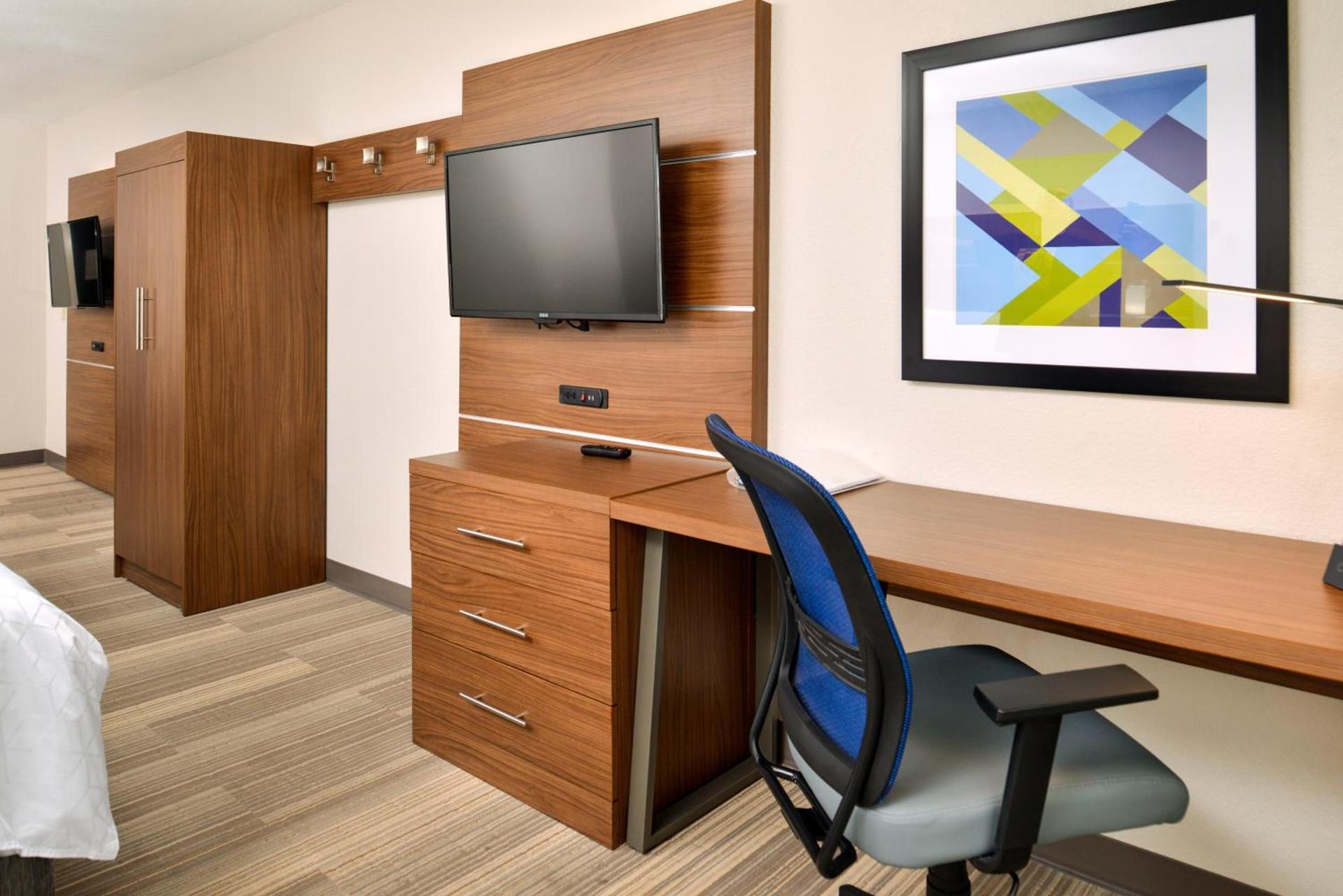 Holiday Inn Express Hotel & Suites North Kansas City by IHG photo 23