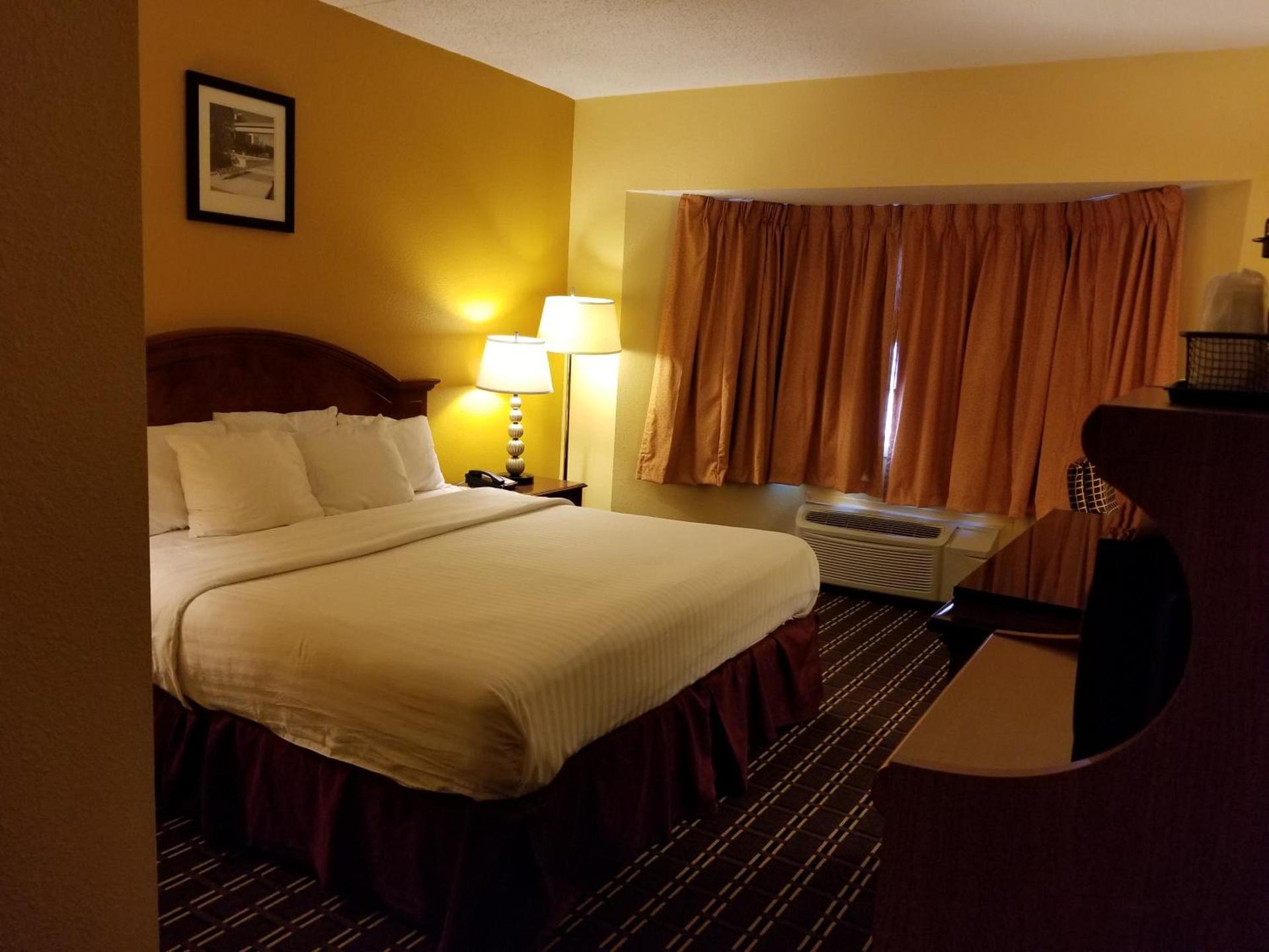 Comstock Inn & Conference Center photo 4