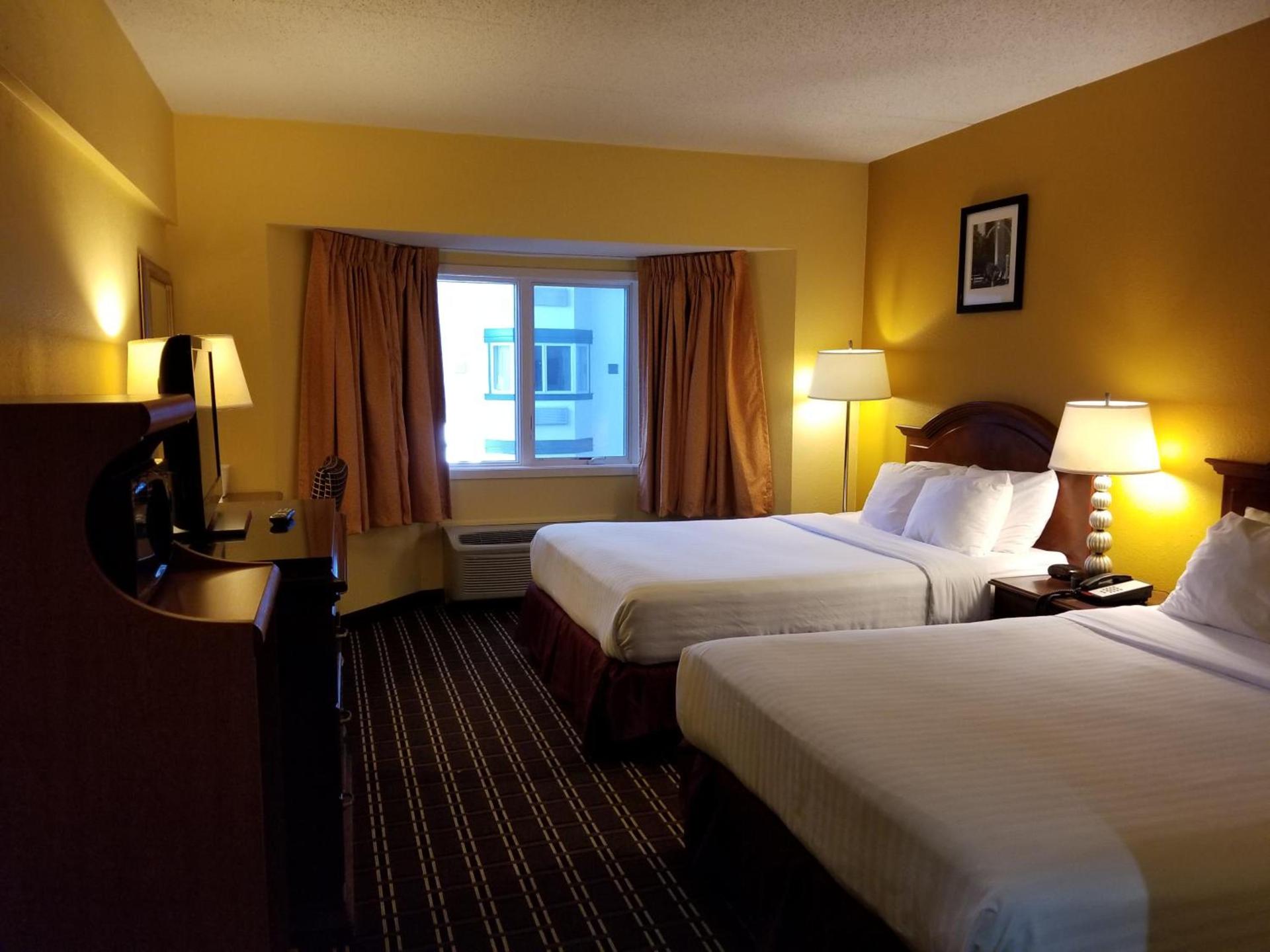 Comstock Inn & Conference Center photo 9