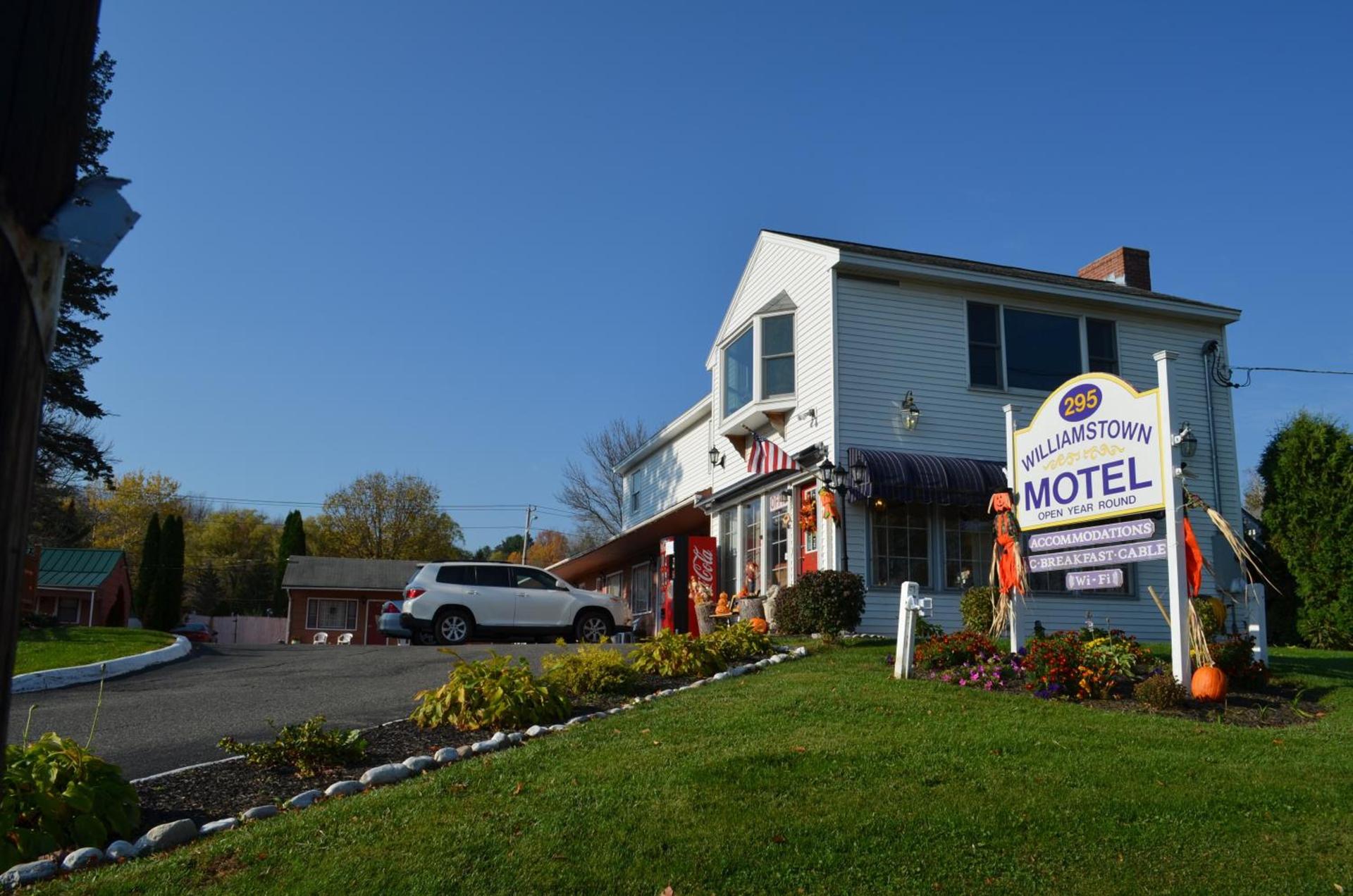 Williamstown Motel photo 11