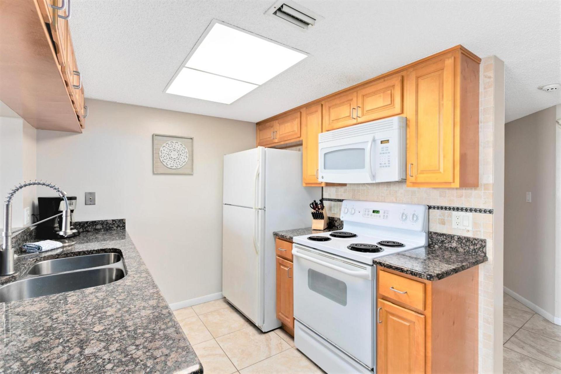 Cape Winds - Oceanfront Pool, Tennis & Sauna Condos near Port Canaveral photo 47