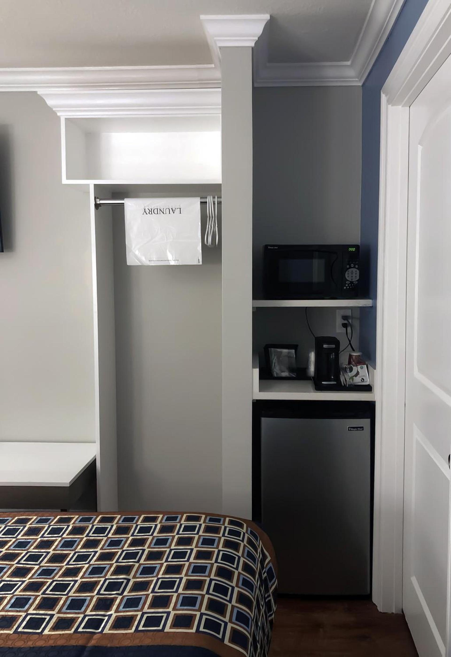 Destin Inn & Suites photo 6