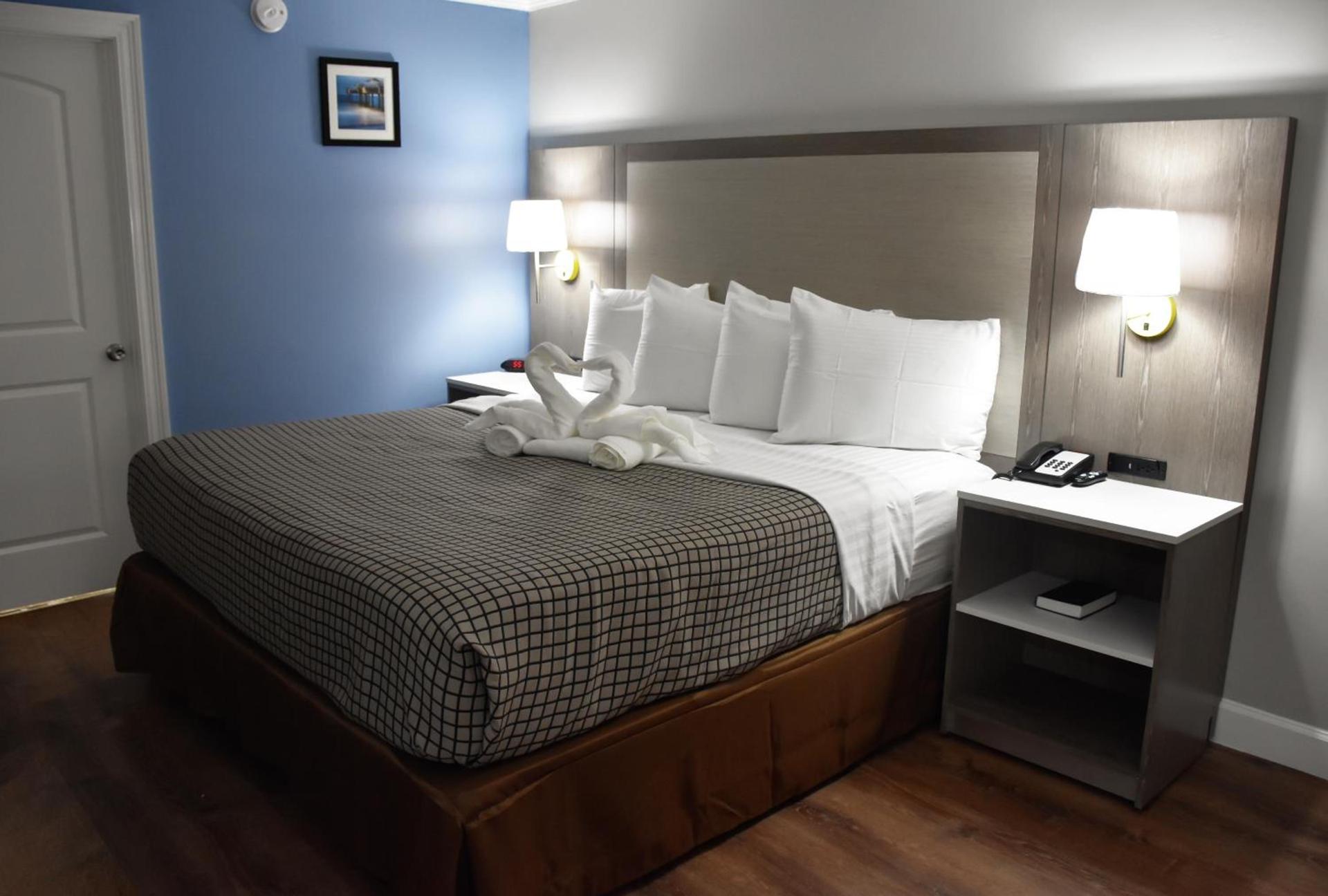 Destin Inn & Suites photo 9