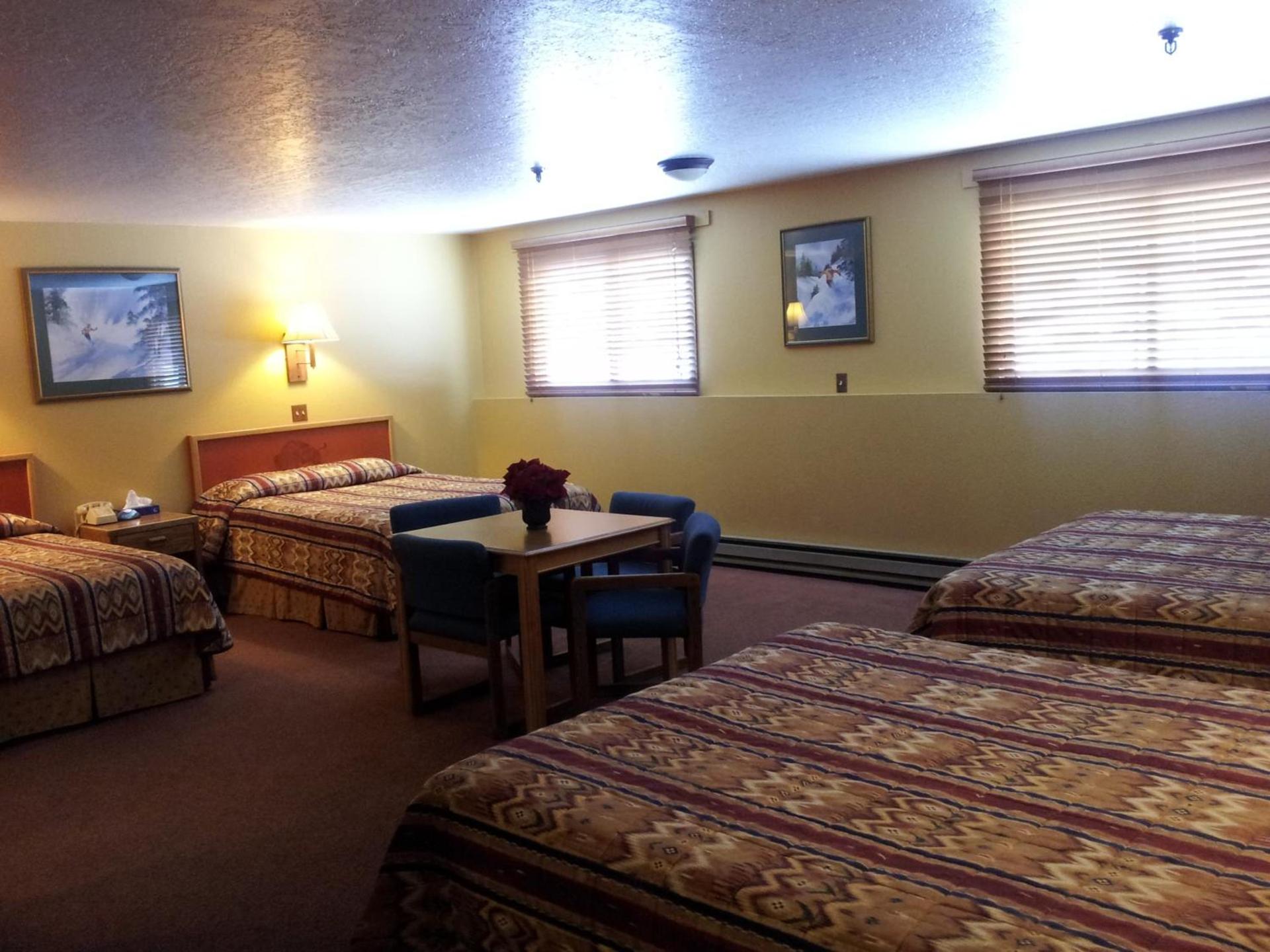 New Summit Inn photo 5