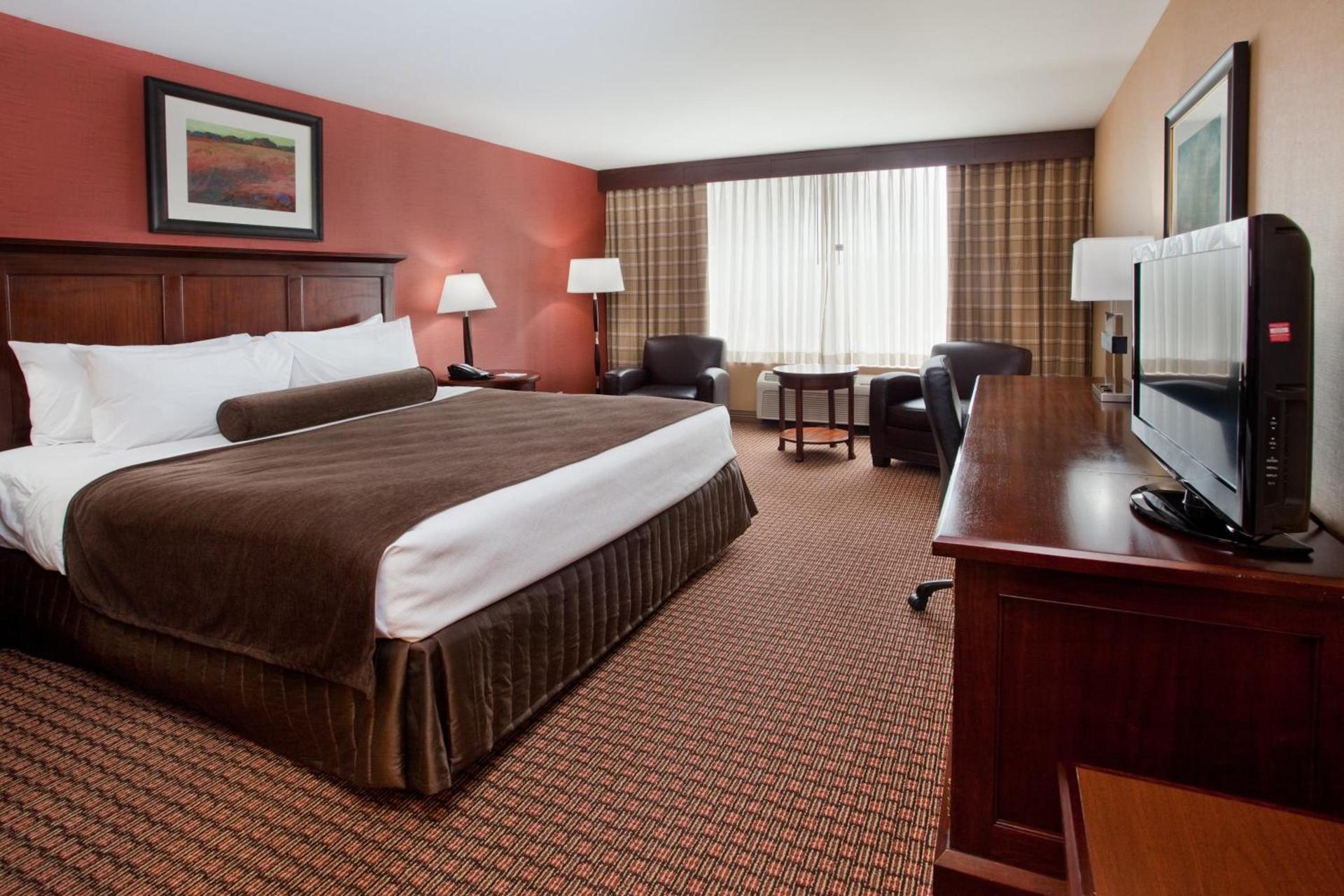 Ramada by Wyndham Cleveland Independence photo 27