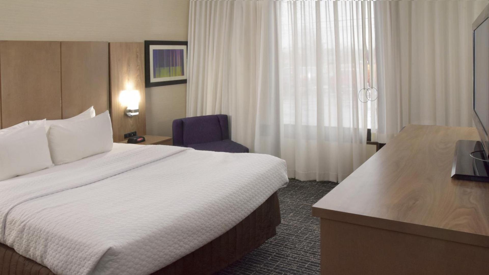 Crowne Plaza Cleveland Airport by IHG photo 16