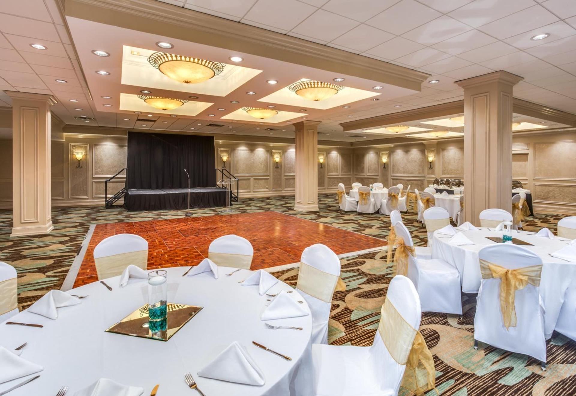Crowne Plaza Executive Center Baton Rouge by IHG photo 12