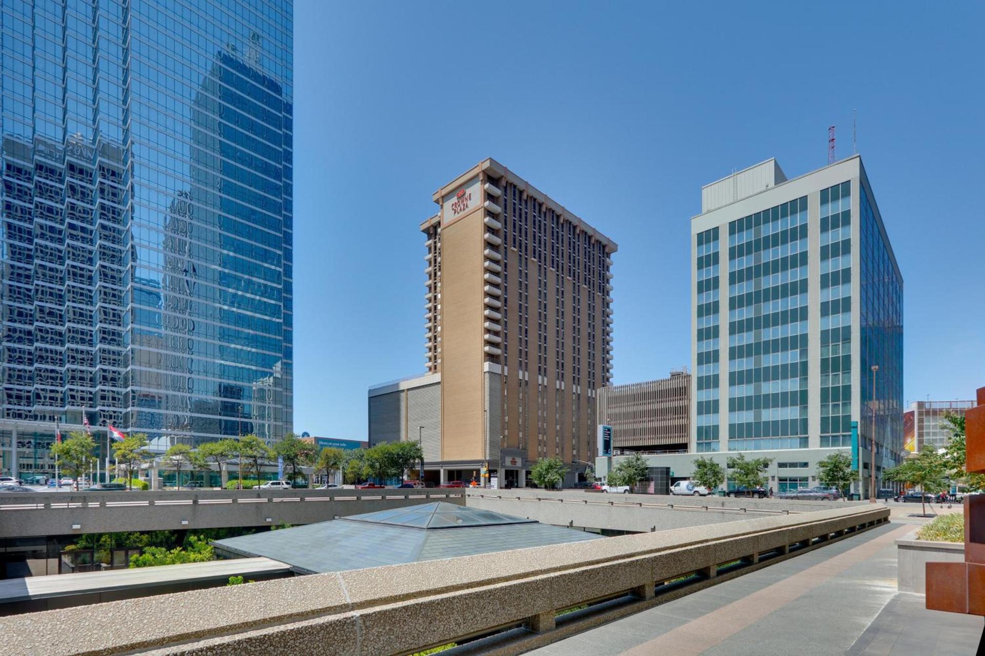 Crowne Plaza Dallas Downtown by IHG photo 13