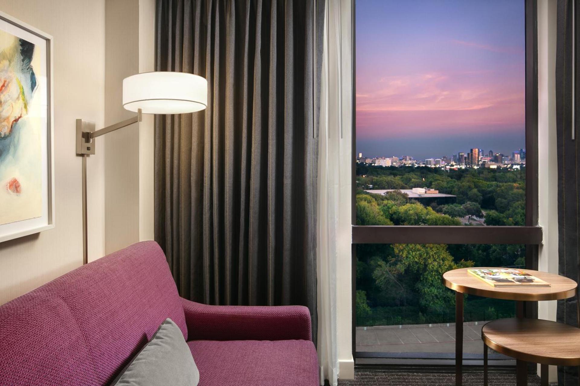 Crowne Plaza Dallas Market Ctr - Love Field, an IHG Hotel photo 27