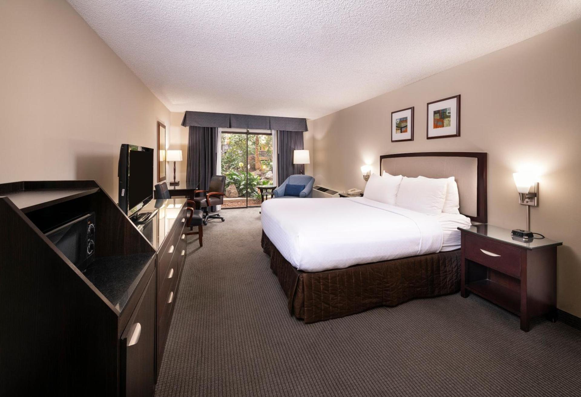 Concord Plaza Hotel photo 65
