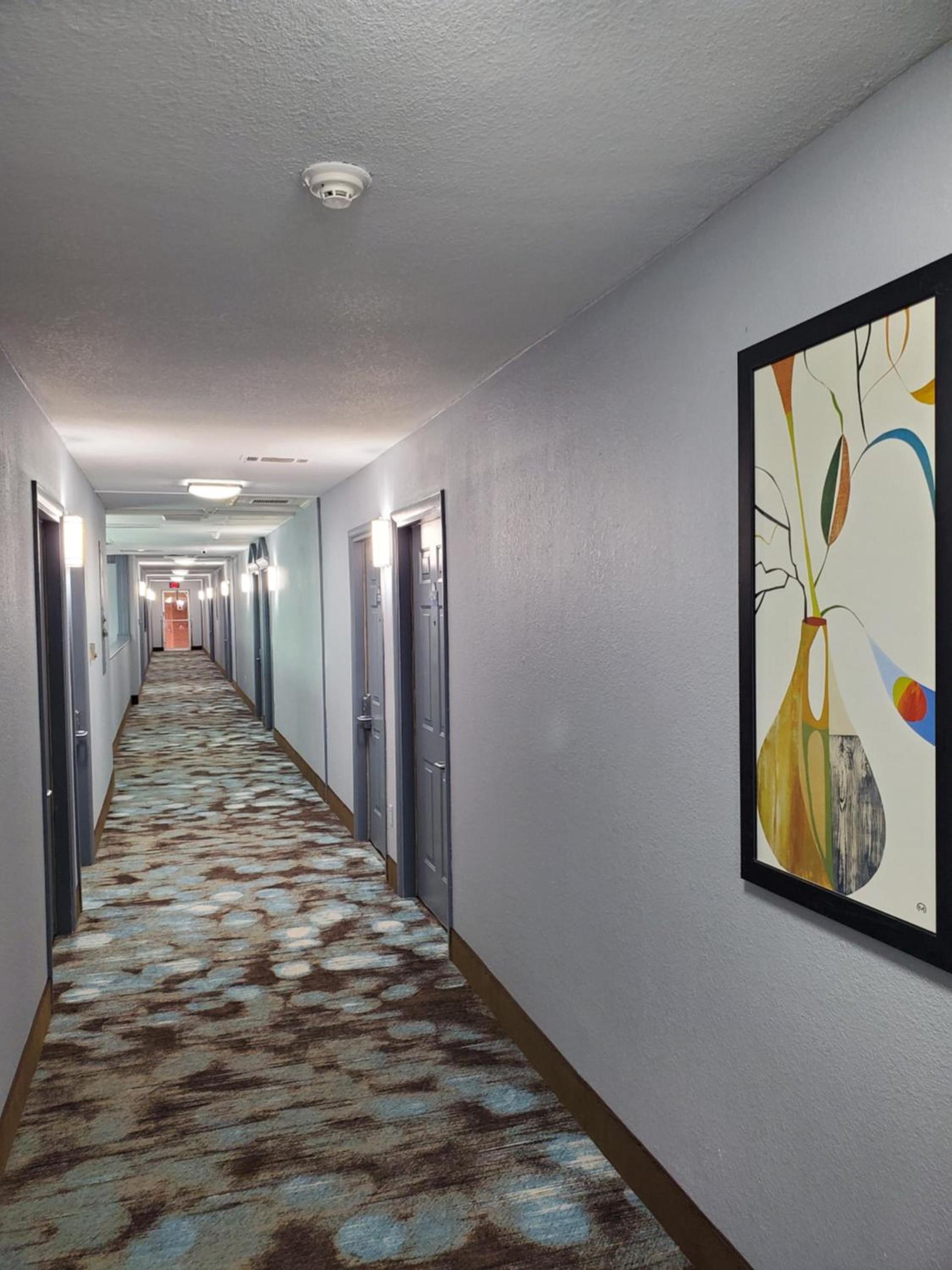 Days Inn by Wyndham Lawton photo 7