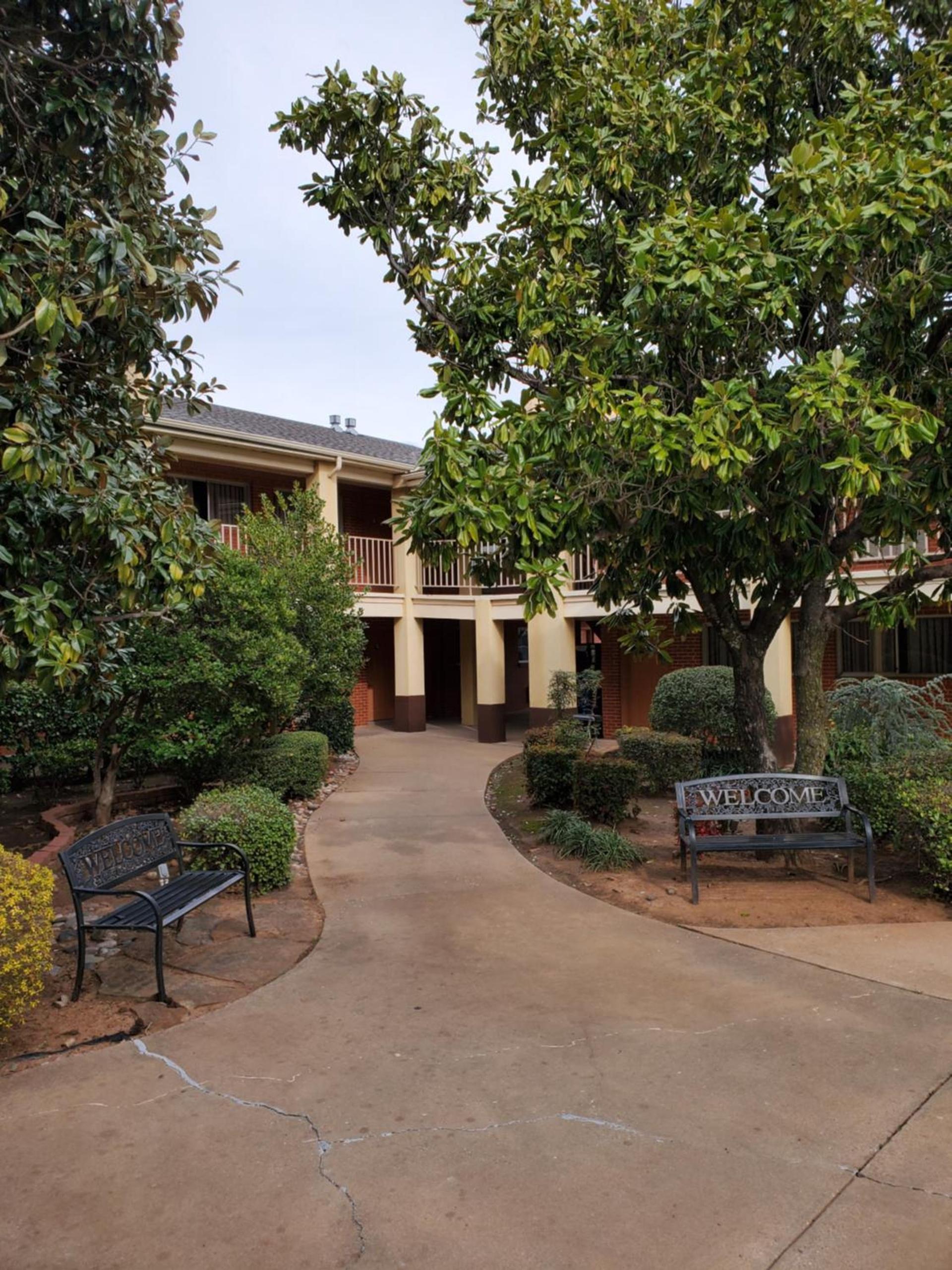 Days Inn by Wyndham Lawton photo 12