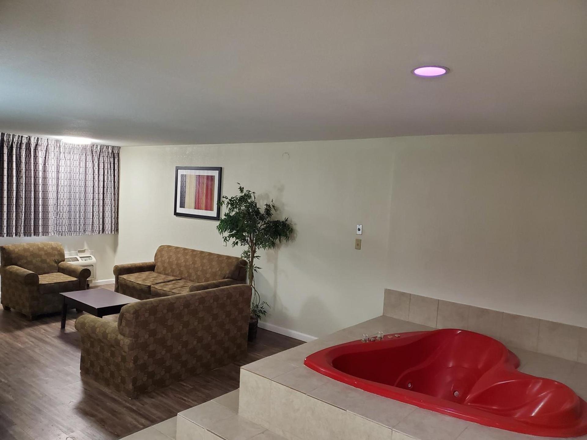 Days Inn by Wyndham Lawton photo 20