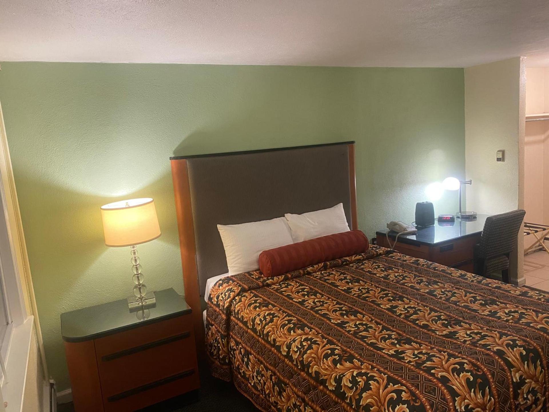 Sentinel Motel photo 50