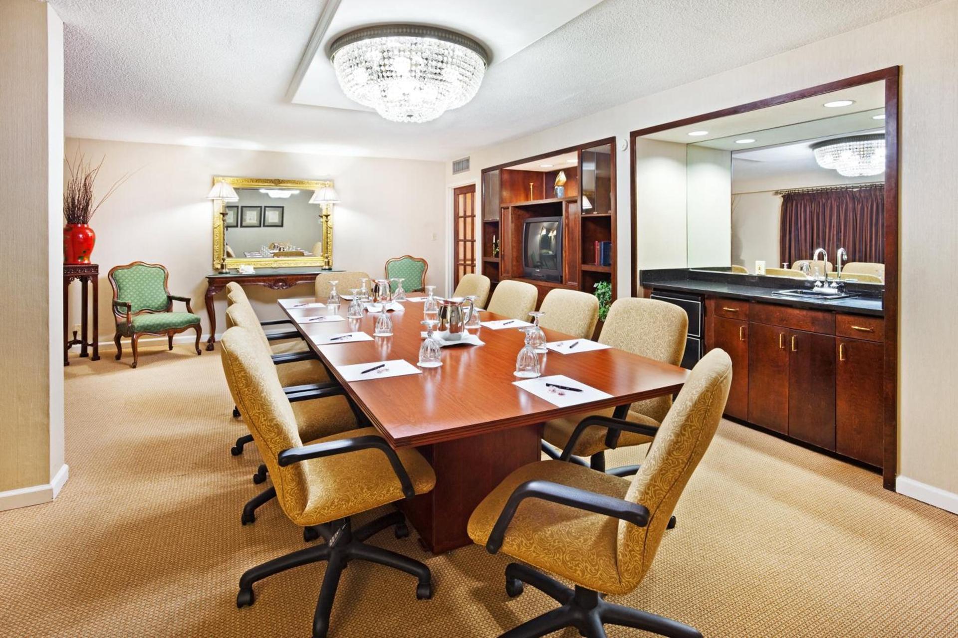 Crowne Plaza Hotel Hickory by IHG photo 22