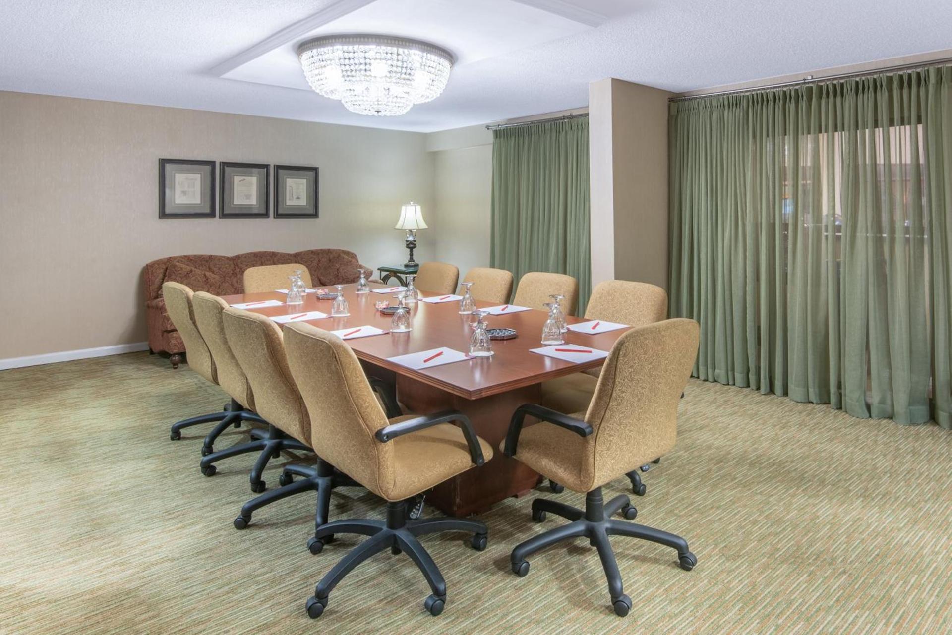 Crowne Plaza Hotel Hickory by IHG photo 24