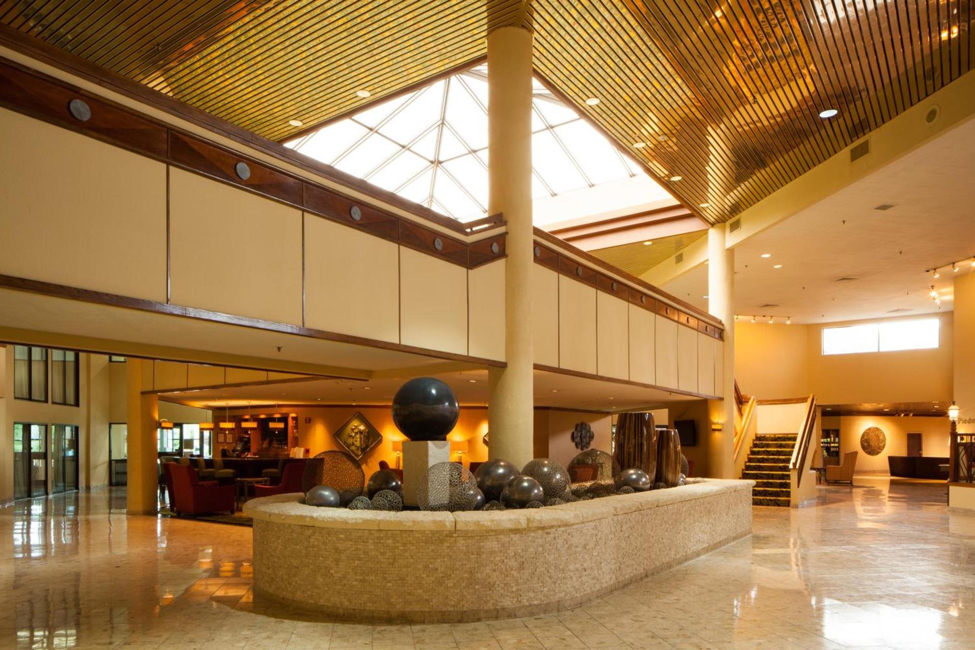 Crowne Plaza Hotel Hickory by IHG photo 2