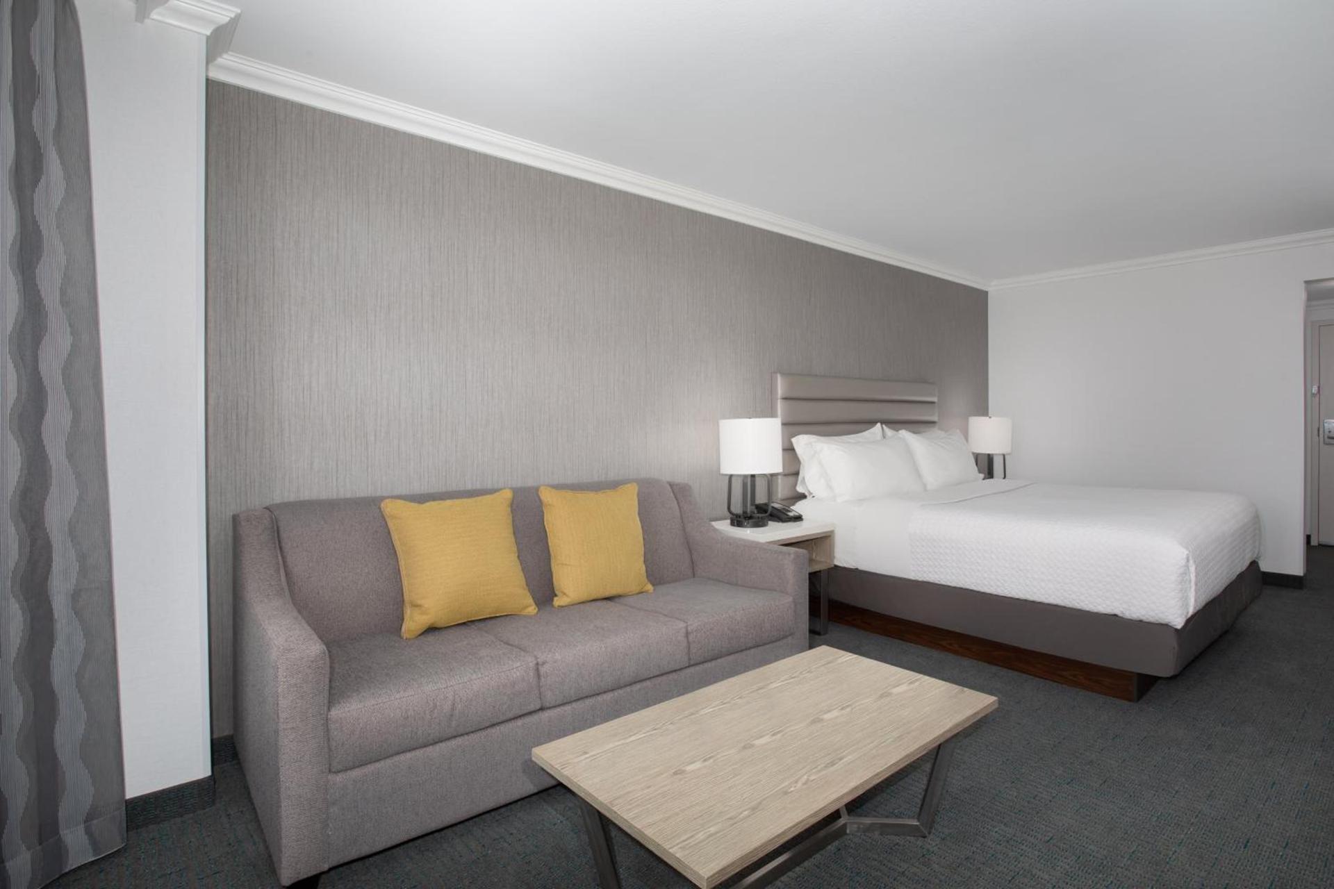 Crowne Plaza Costa Mesa Orange County by IHG photo 58