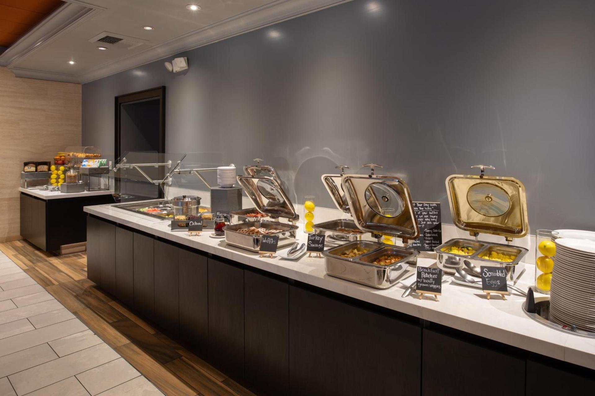 Crowne Plaza Costa Mesa Orange County by IHG photo 17