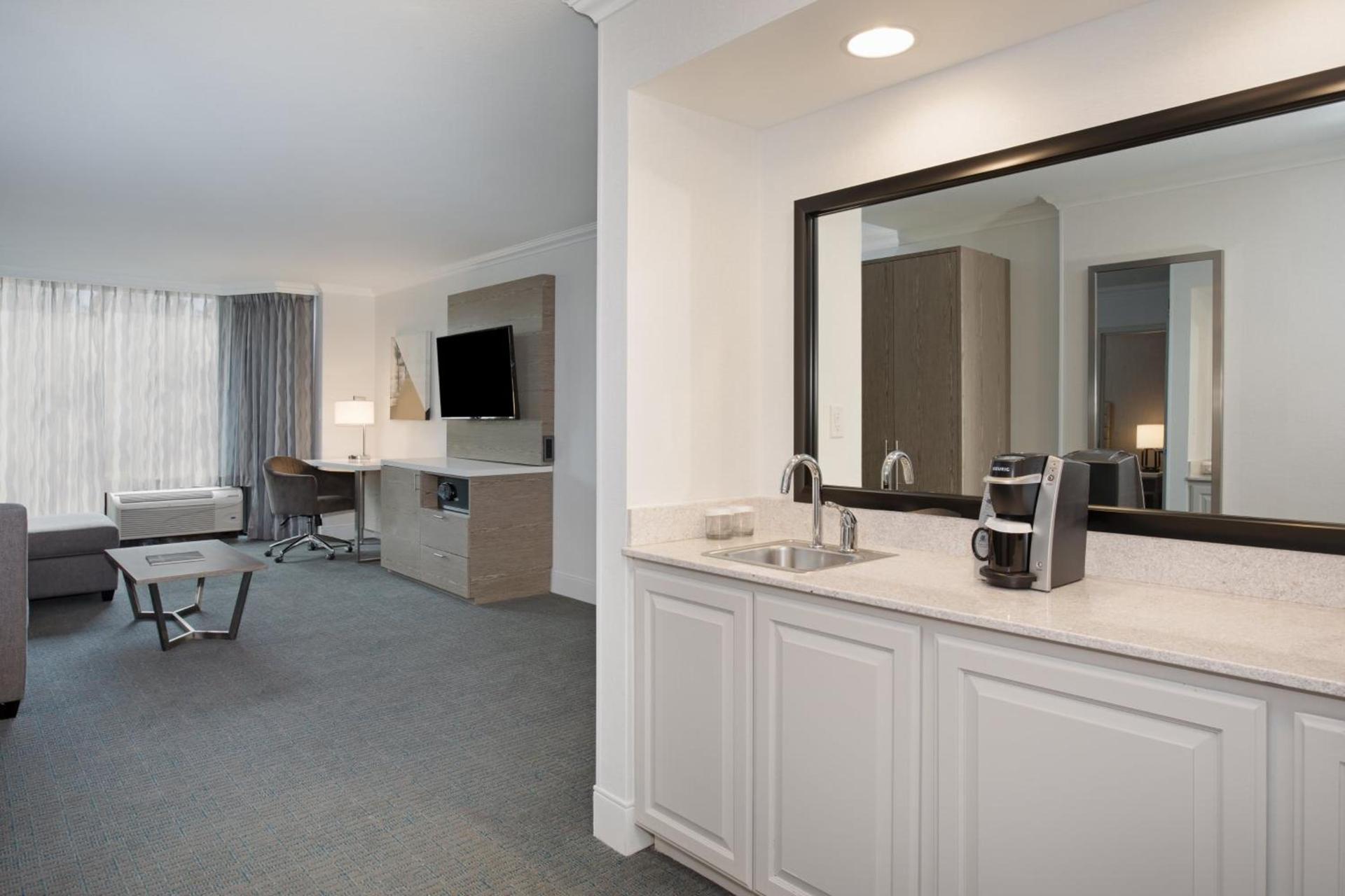 Crowne Plaza Costa Mesa Orange County by IHG photo 52