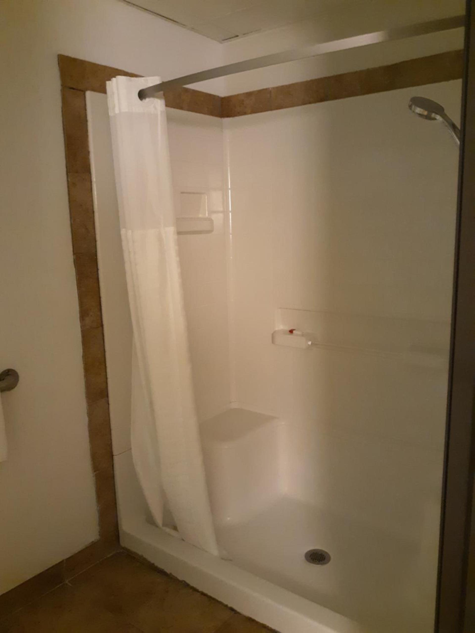 Super 8 by Wyndham Mound City photo 25
