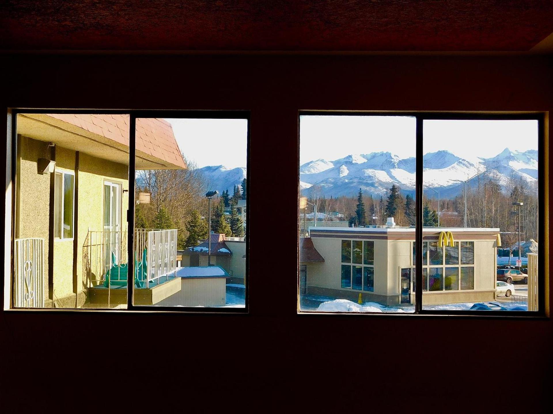 Americas Best Value Inn & Suites Anchorage Airport photo 16