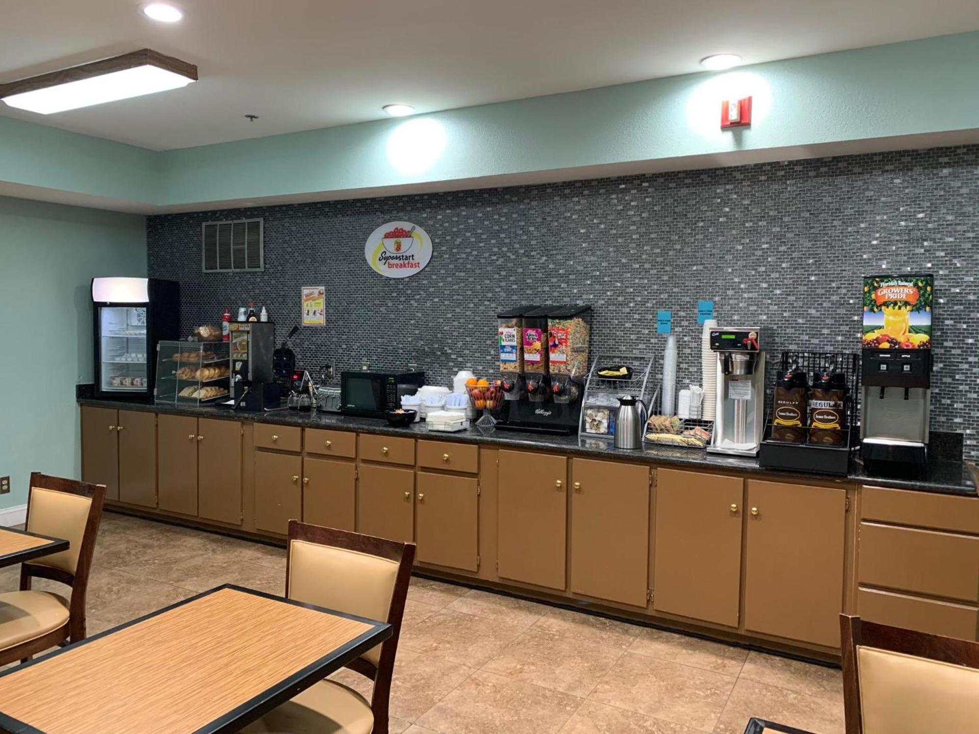 Super 8 by Wyndham Hull Street Midlothian Richmond Area photo 18
