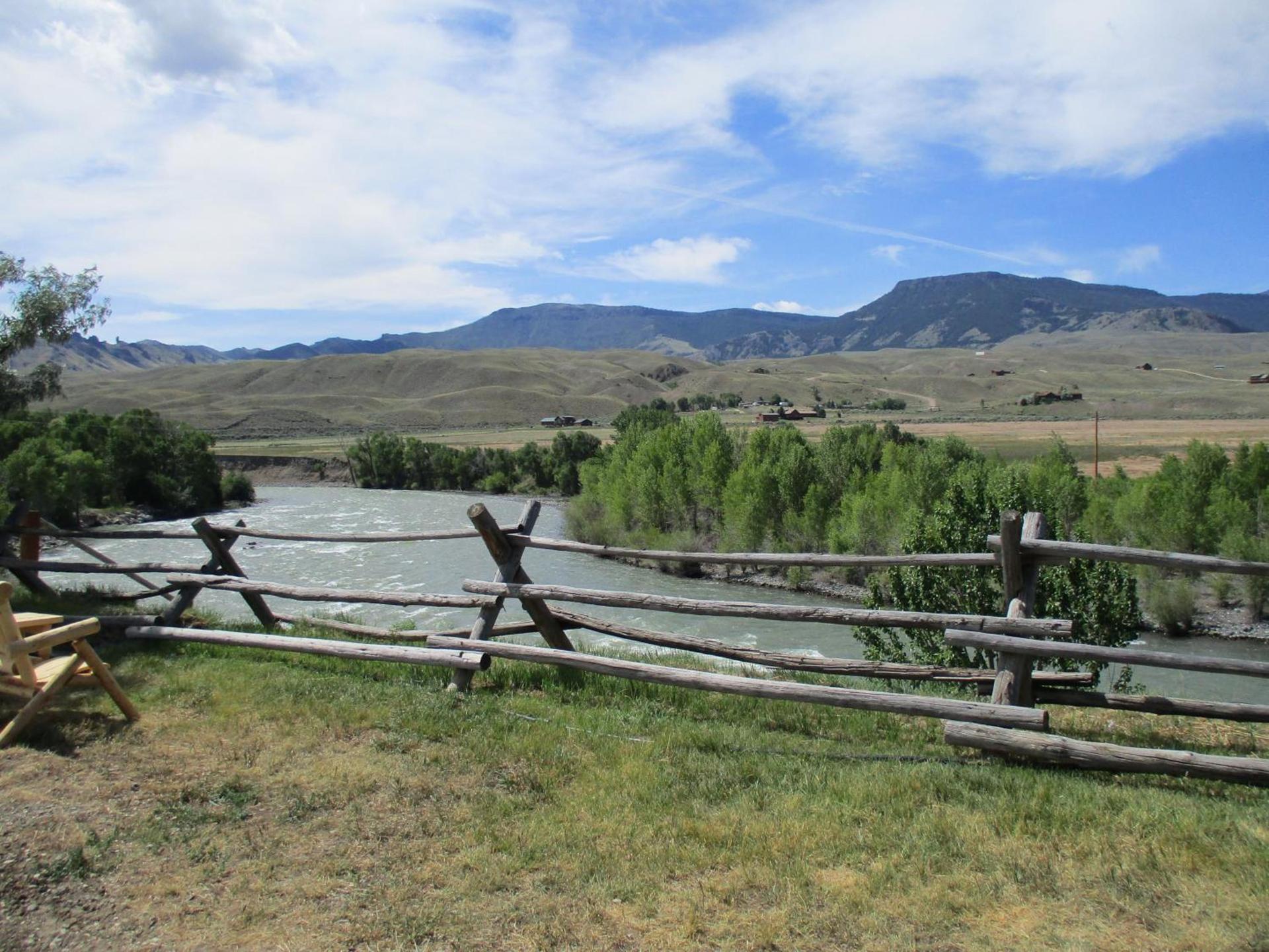 Yellowstone Valley Inn photo 44